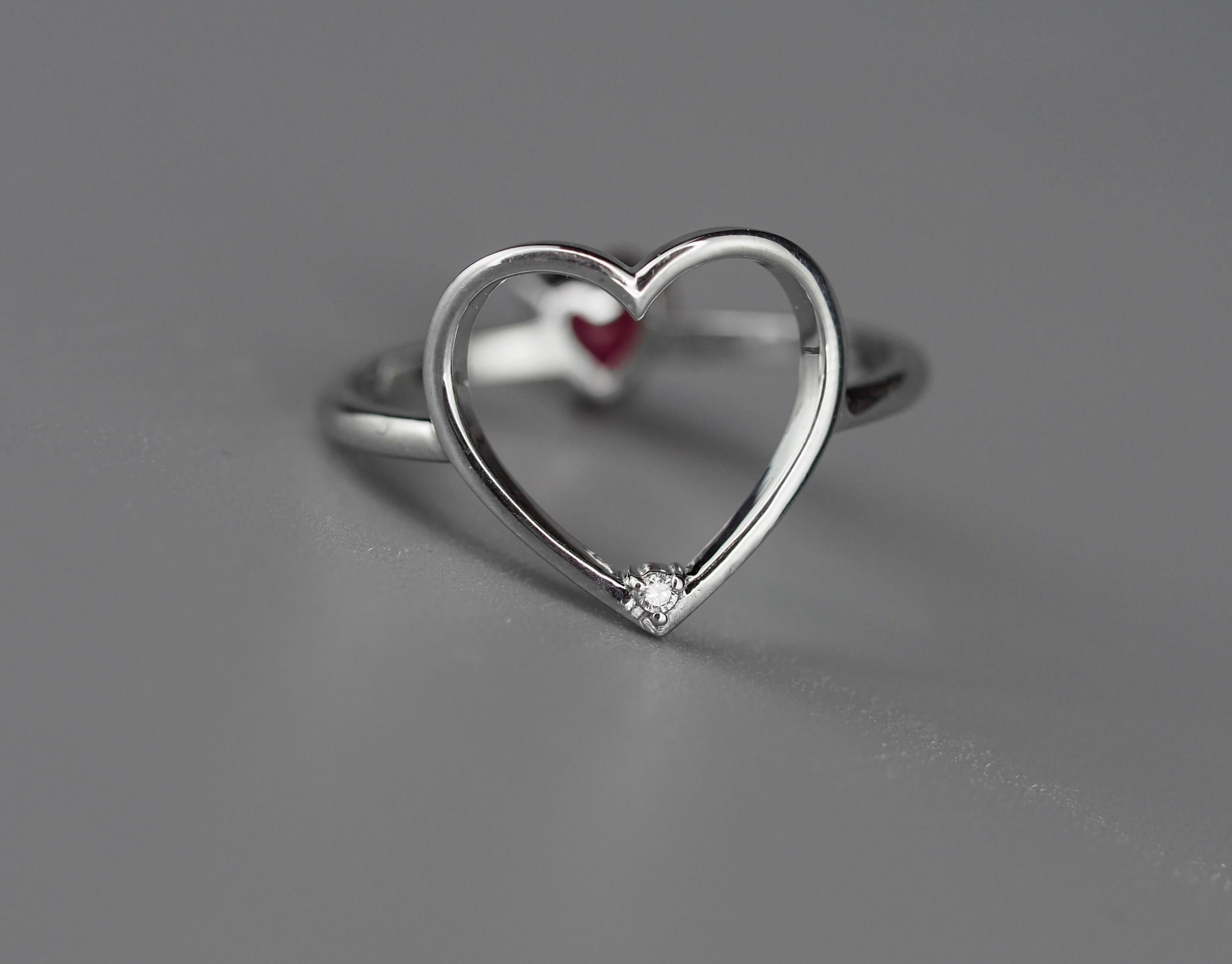Heart ruby 14k gold ring. In New Condition For Sale In Istanbul, TR