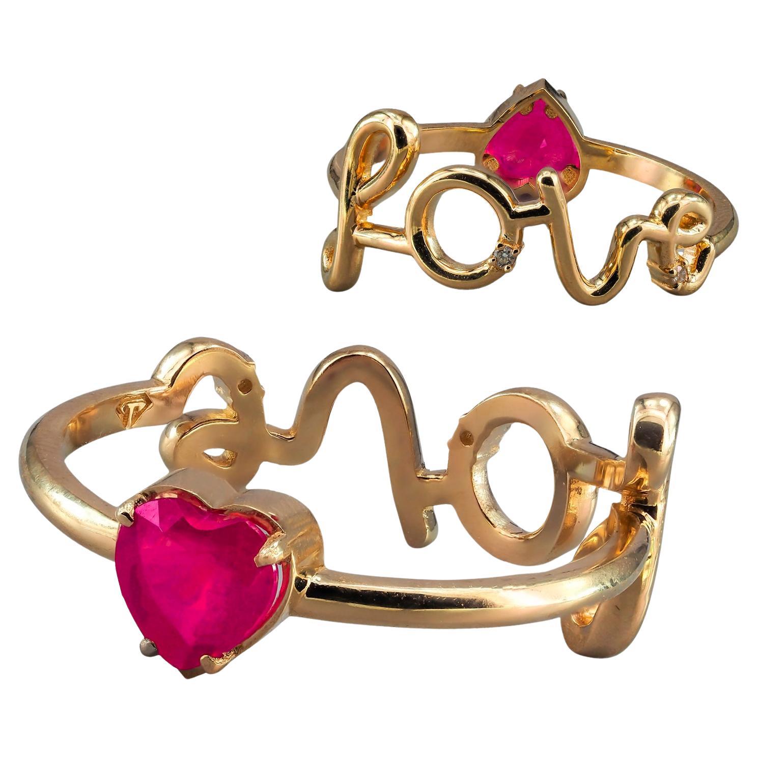 Bague en or 14k avec rubis en forme de cœur.  en vente