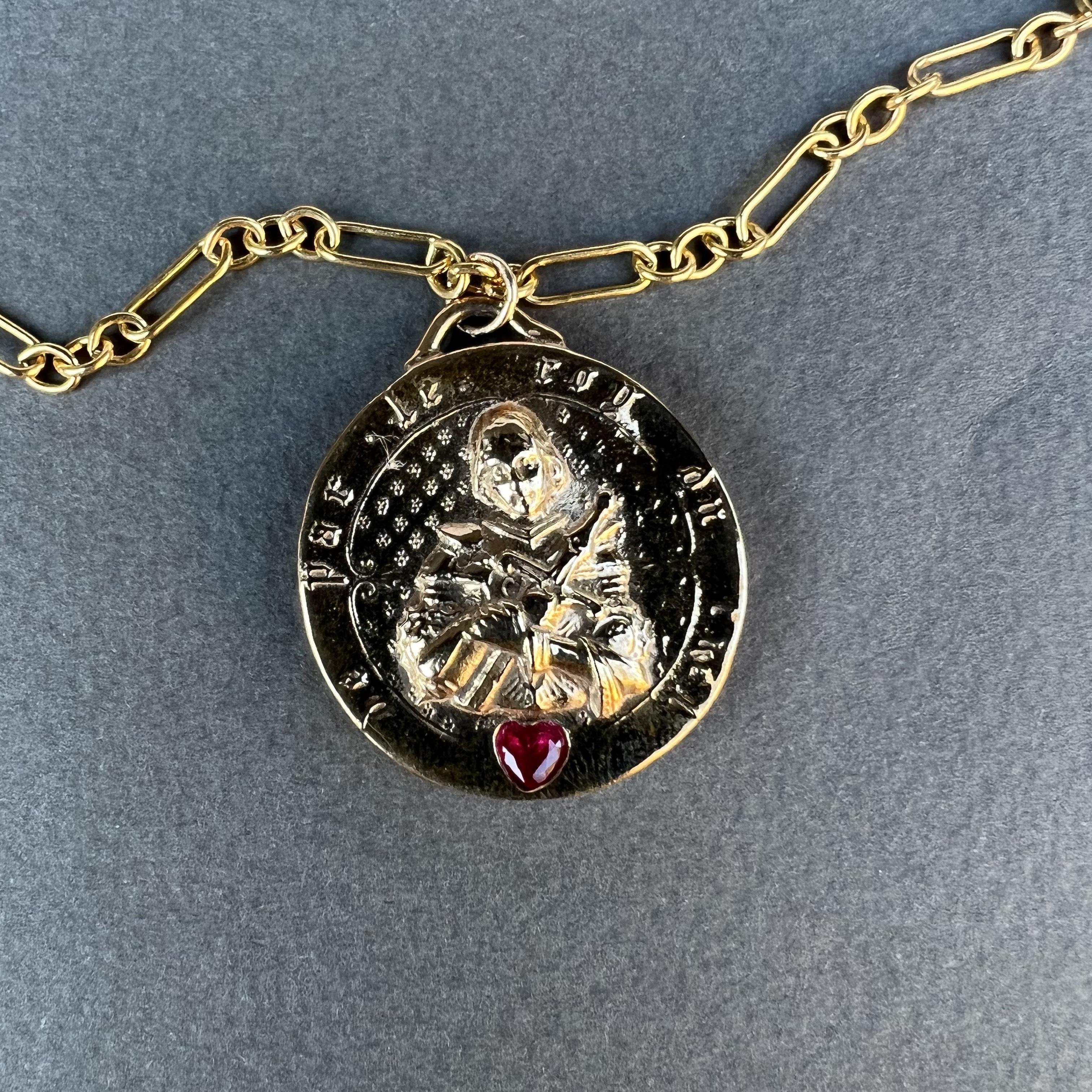 Chaîne collier pendentif Joan of Arc en bronze avec médaille en forme de cœur et rubis de J Dauphin en vente 4