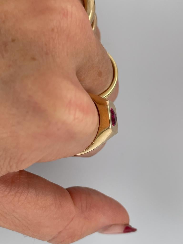 Heart Ruby* Signet Ring in 14ct Yellow Gold 5
