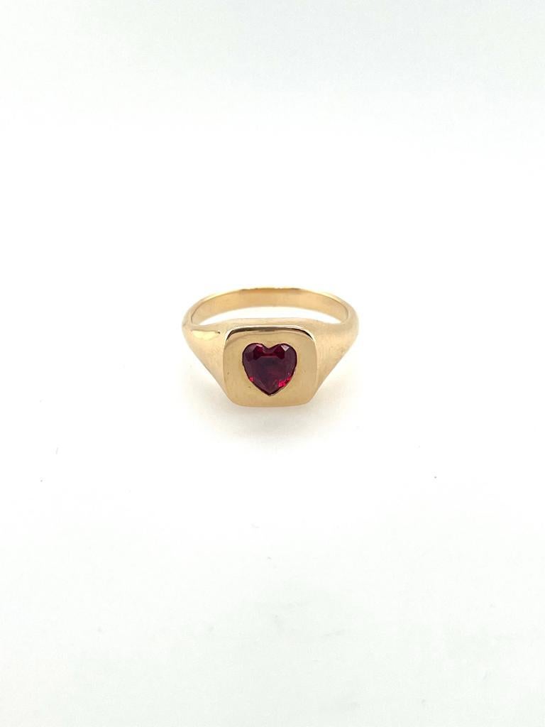 Heart Ruby* Signet Ring in 14ct Yellow Gold 9