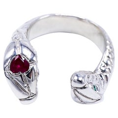 Bague cocktail cœur en forme de serpent en argent sterling avec diamants blancs et émeraudes 