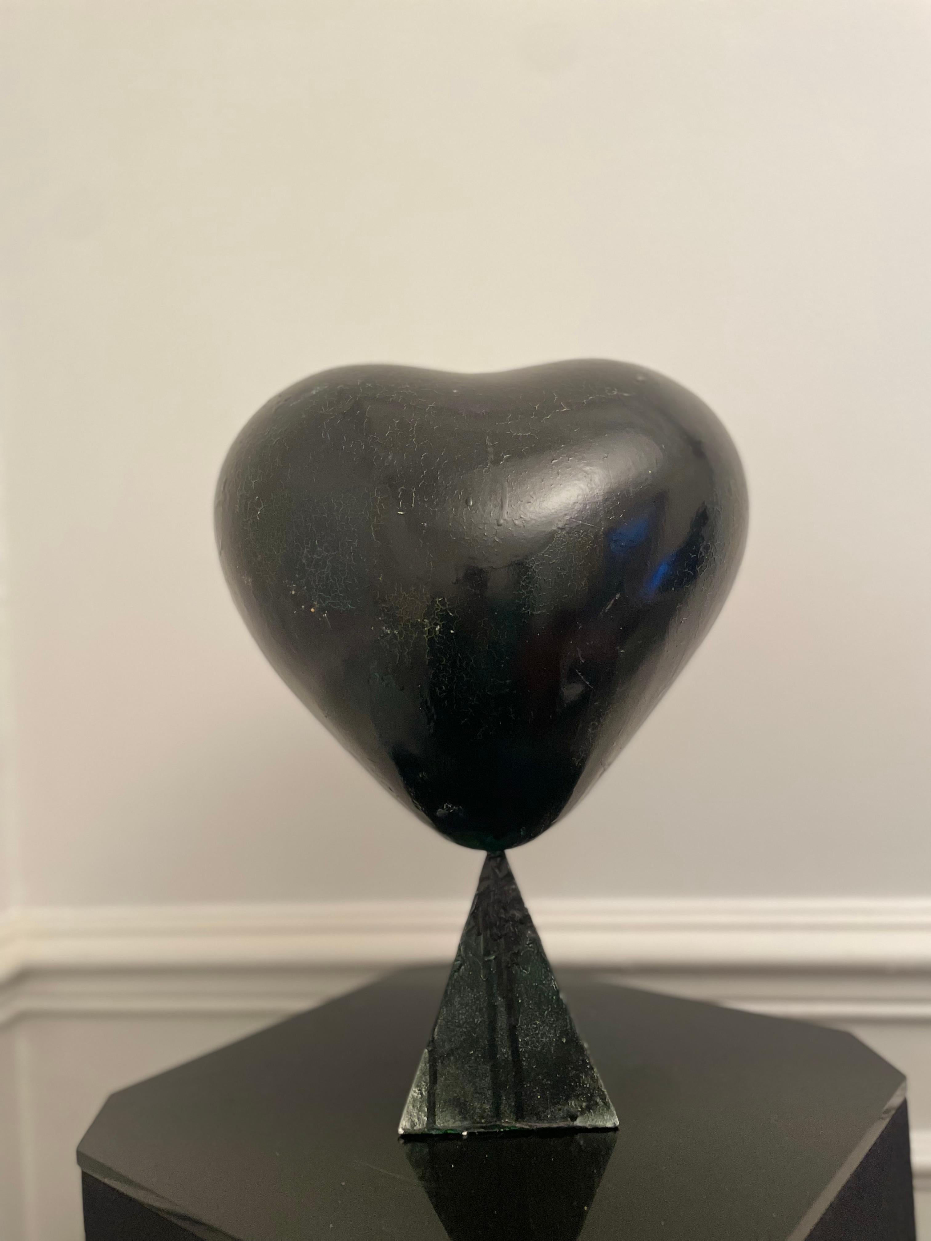 
Heart sculpture in the style of American artist Jim Dine
Contemporary sculpture of a heart in the style of Jim Dine. The heart is shaped like a Jeff Koons balloon. Unsigned, in black-painted resin. Dimensions: 14.5 in. (37 cm) high x 11.8 in. (30