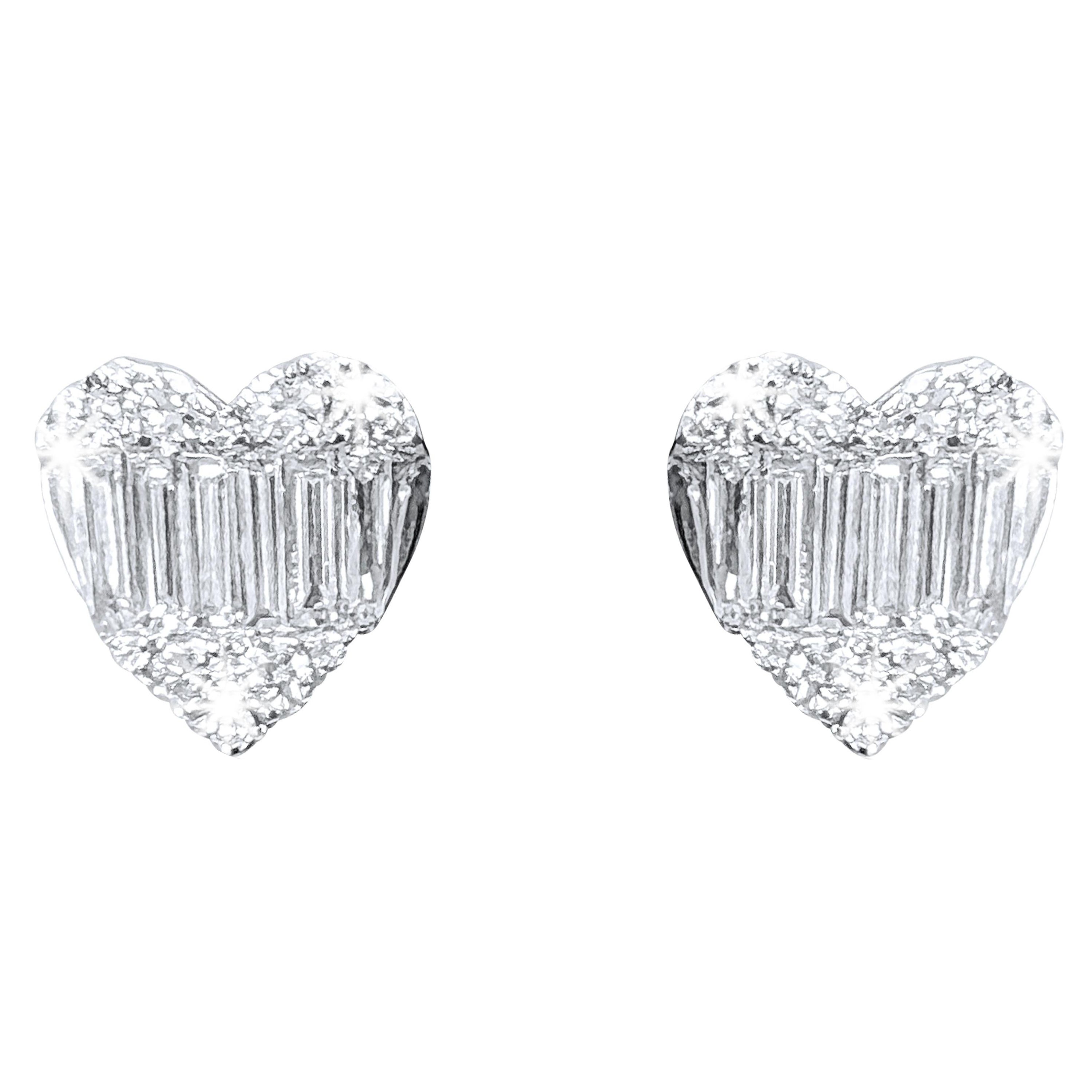 Boucles d'oreilles en or blanc 18K en forme de coeur avec 20 diamants ronds
