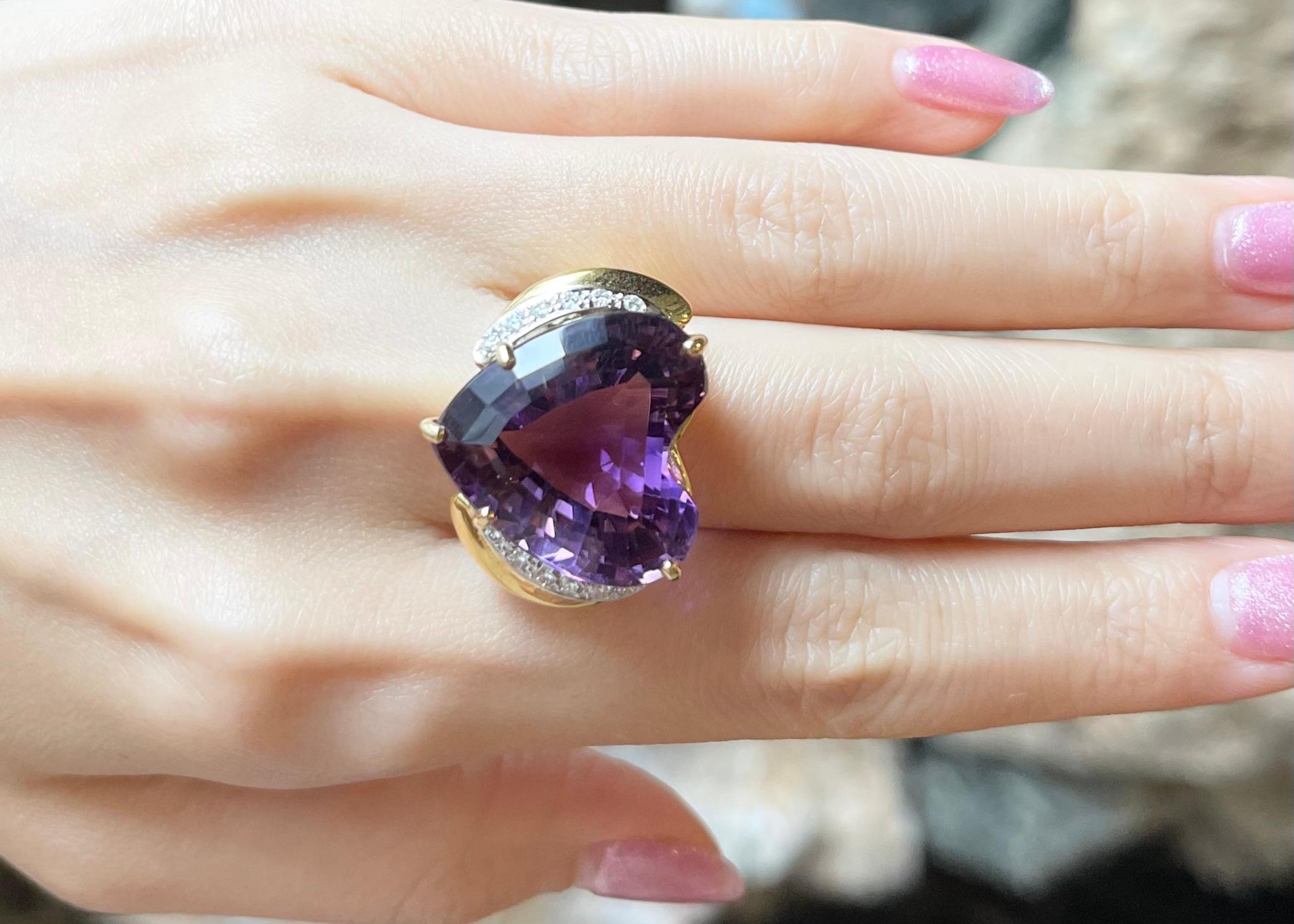 Cuore Anello con ametista a forma di cuore e diamante incastonato in oro 14K in vendita