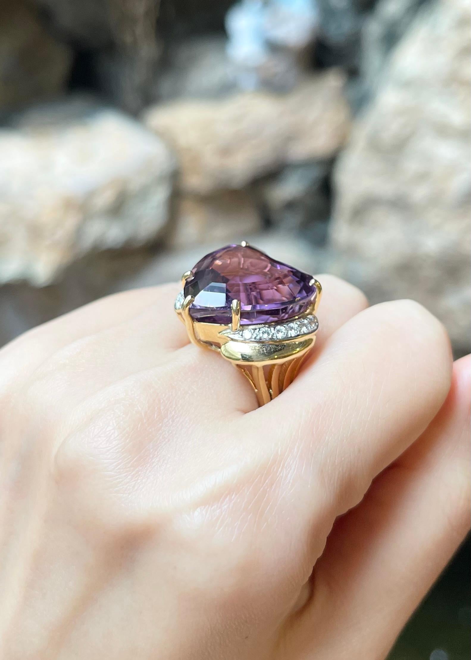 Anello con ametista a forma di cuore e diamante incastonato in oro 14K in vendita 1