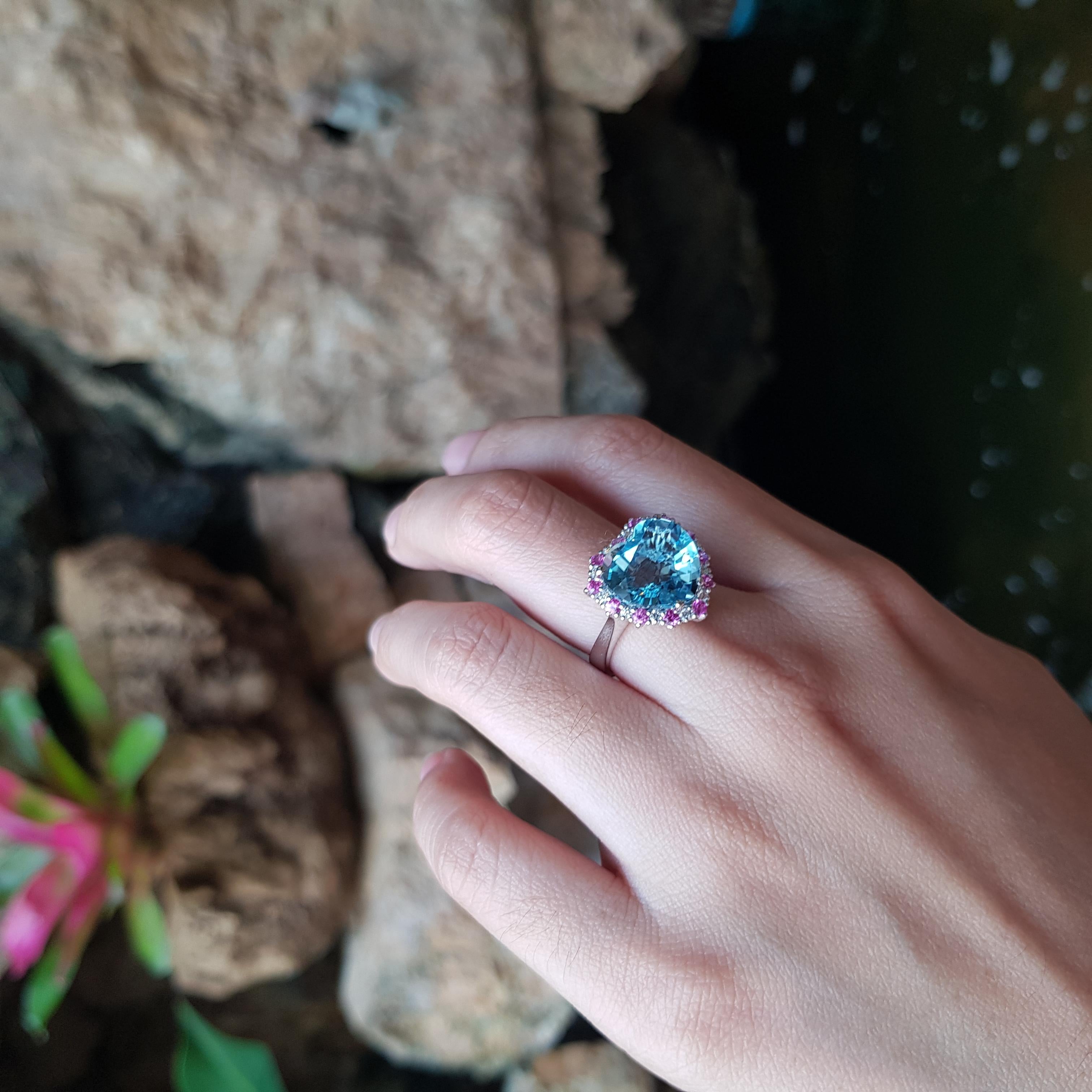Cuore Anello a forma di cuore con acquamarina, zaffiro rosa e diamante in oro bianco 18 carati in vendita