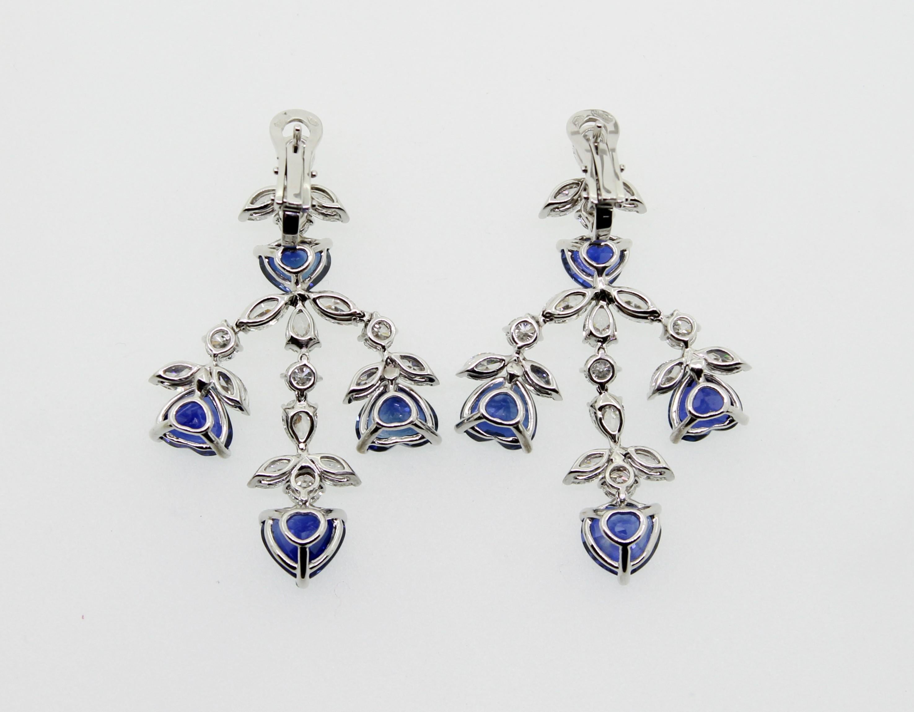 Heart Shape Blue Sapphire and White Diamonds Dangle Earrings In New Condition For Sale In Milano, IT