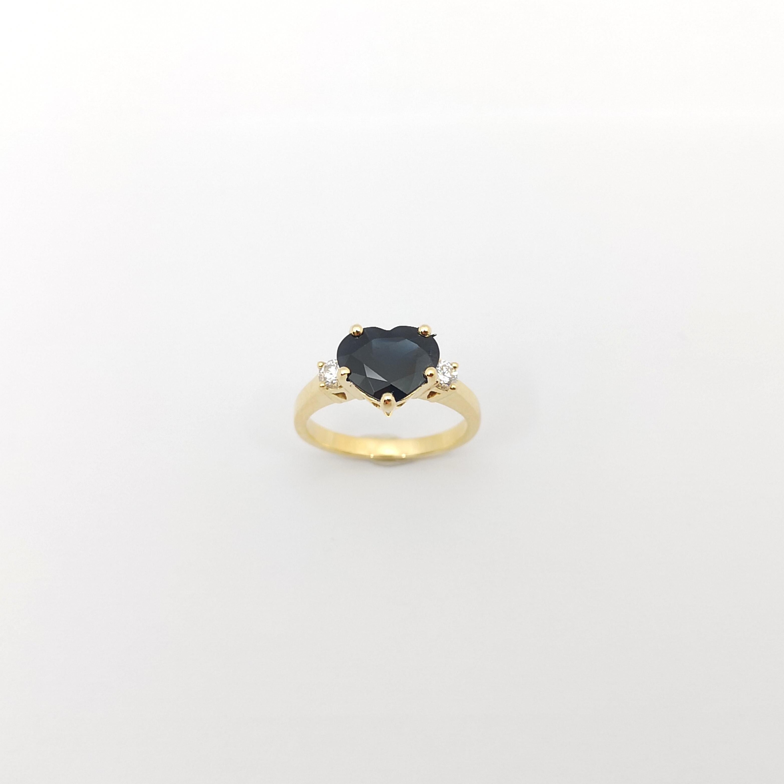 Bague en or 18 carats sertie d'un saphir bleu en forme de cœur avec diamants en vente 4