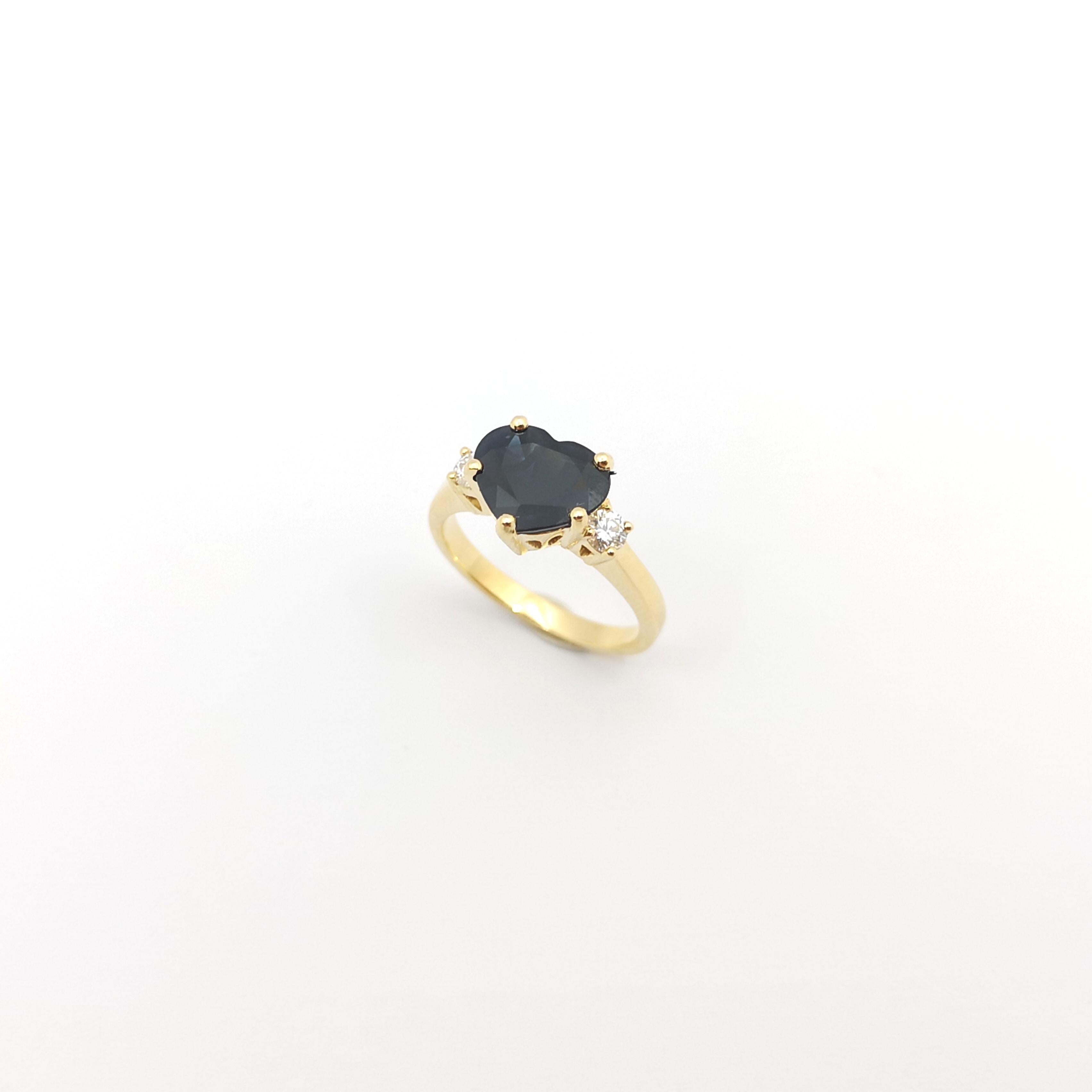 Bague en or 18 carats sertie d'un saphir bleu en forme de cœur avec diamants en vente 7