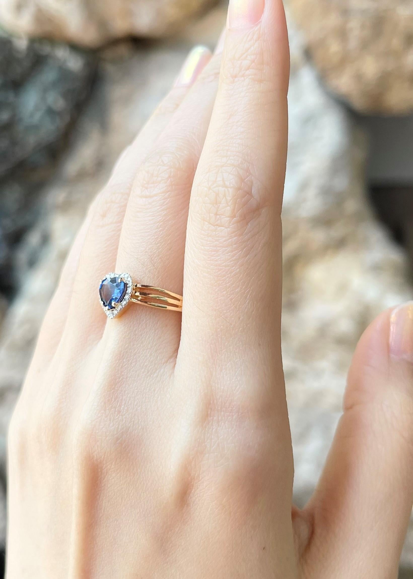 Women's Heart Shape Blue Sapphire with Diamond Ring set in 18K Gold Settings For Sale