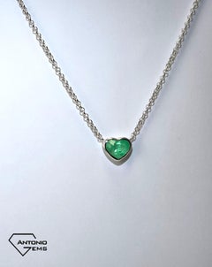 Heart shape Columbian Emerald necklace 14k White Gold