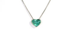 Heart shape Columbian Emerald necklace 18K WHITE GOLD