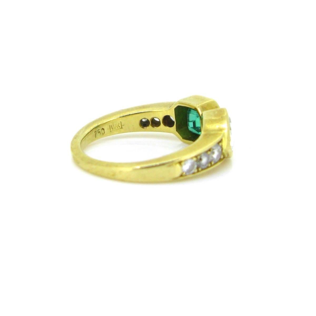 Heart Shape Diamond and Emerald Diamonds Ring, 18kt Yellow Gold, France In Good Condition In London, GB