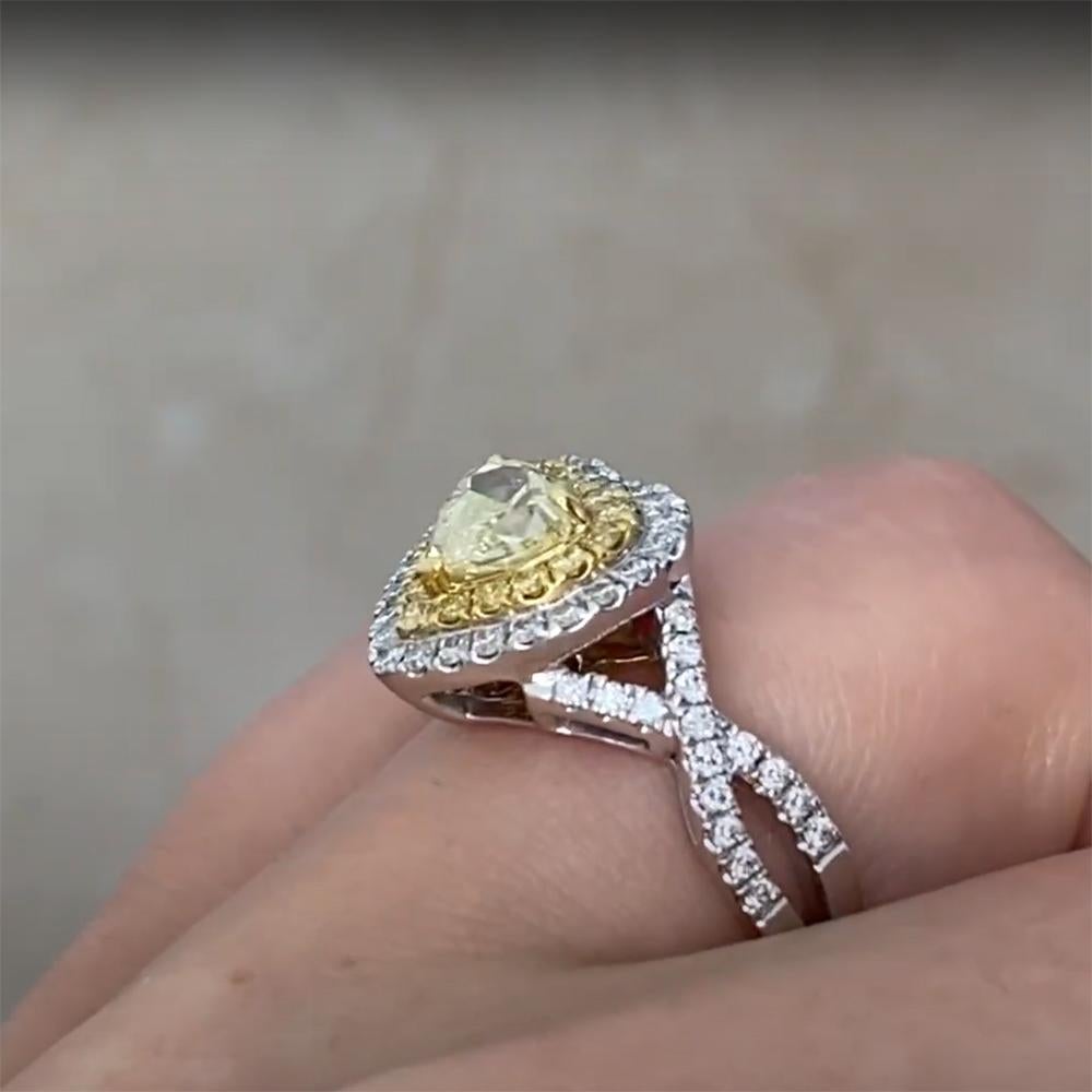 Cuore Anello con diamante a forma di cuore (circa 0,90 carati) con doppio anello a spirale, oro bianco 18 carati in vendita