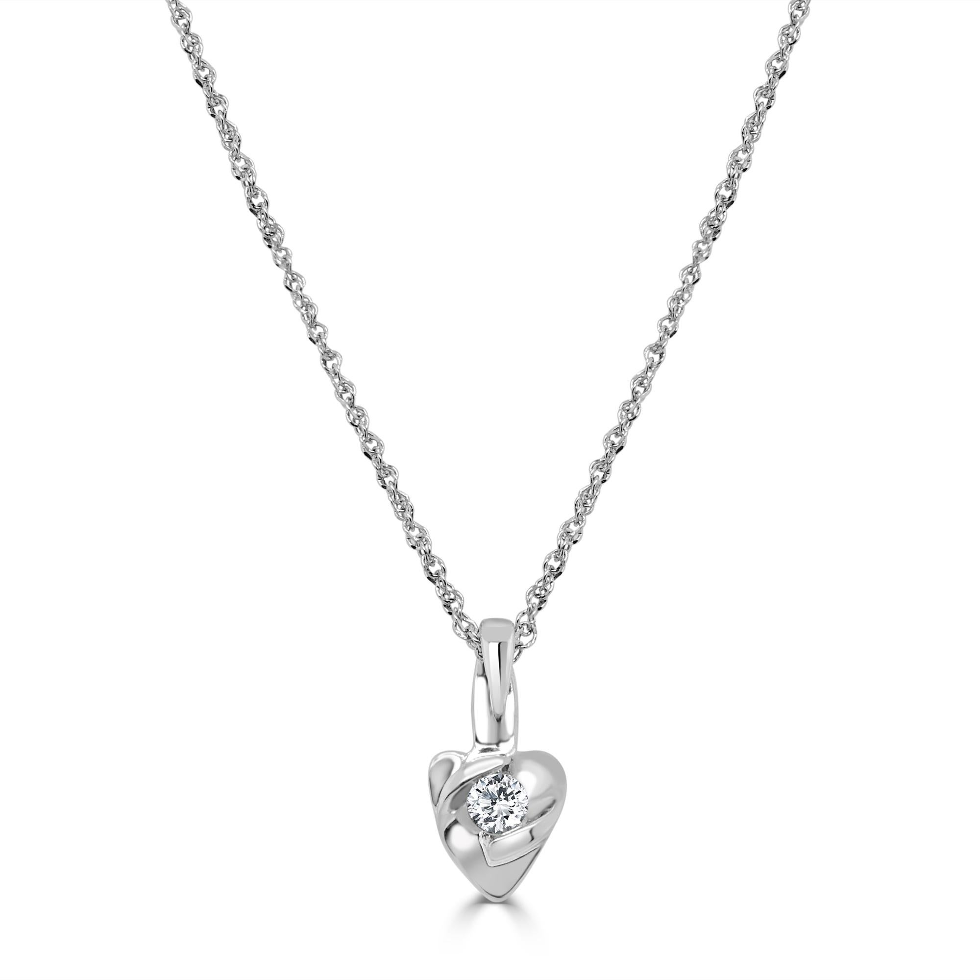 Collana con ciondolo con diamante a forma di cuore in oro bianco 18 carati In condizioni Nuovo in vendita a New York, NY