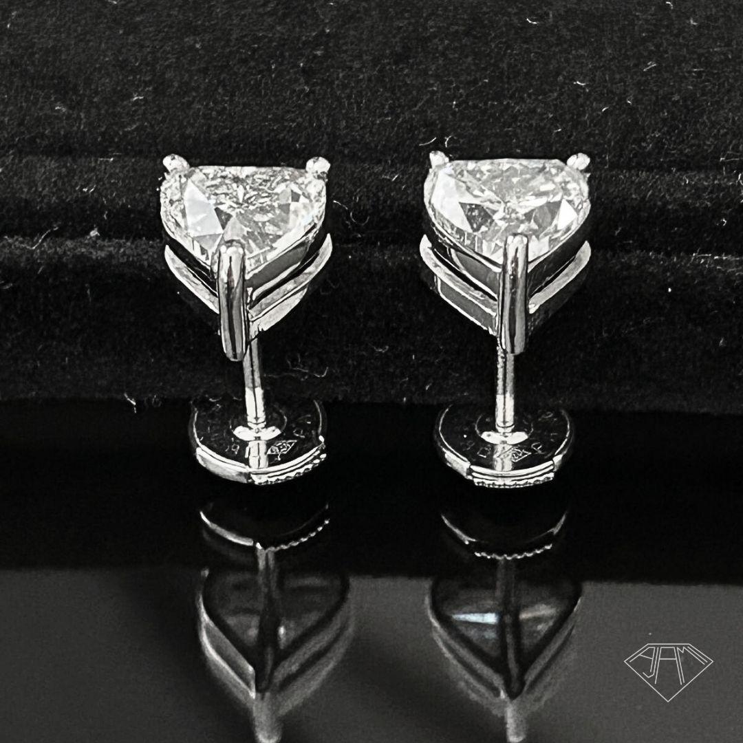 Orecchini con diamanti a forma di cuore da 3,42 carati in oro bianco in vendita 7