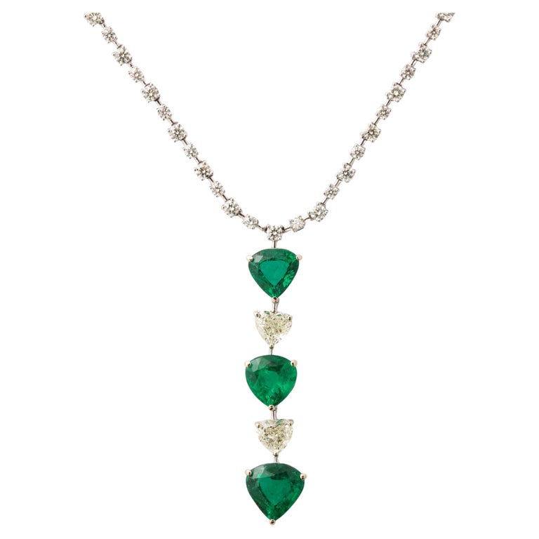 Heart Shape Emerald and Diamond Necklace For Sale at 1stDibs