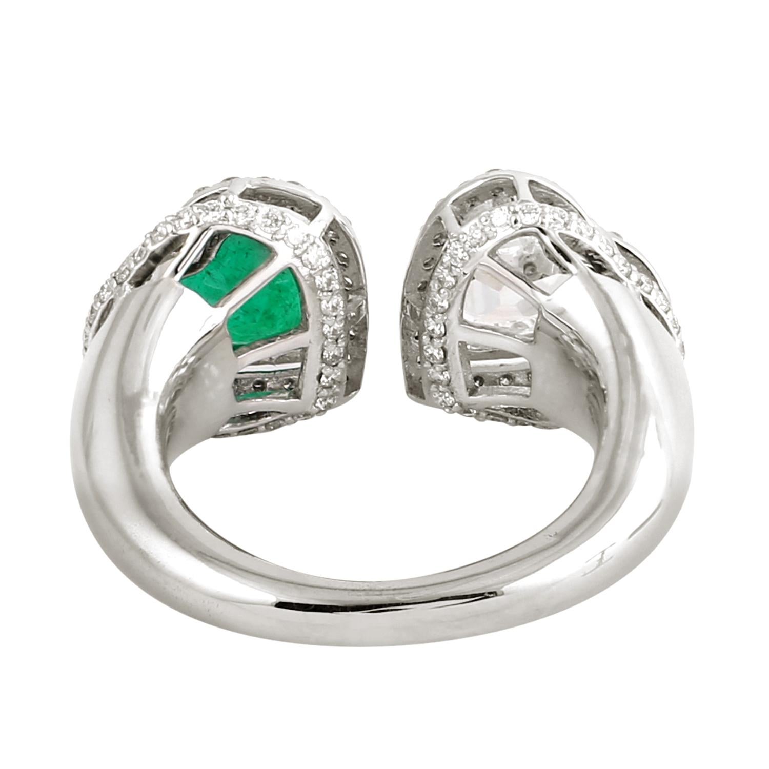 Contemporary Heart Shape Emerald & Diamond Toi Et Moi Ring Made In 18k White Gold For Sale
