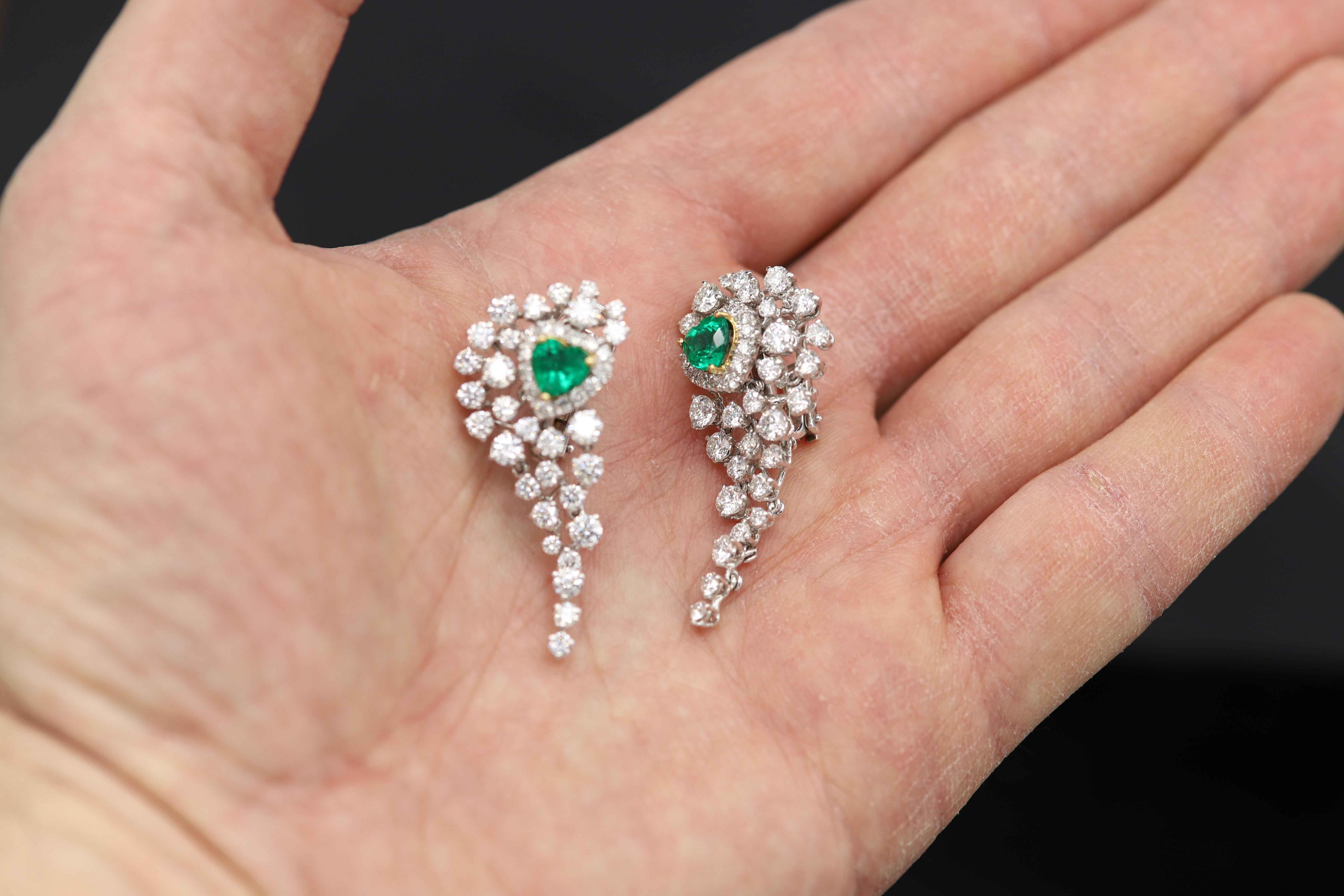 Heart Shape Emerald Earrings Dangling Diamond Earrings 18 Karat White Gold In New Condition In Brooklyn, NY