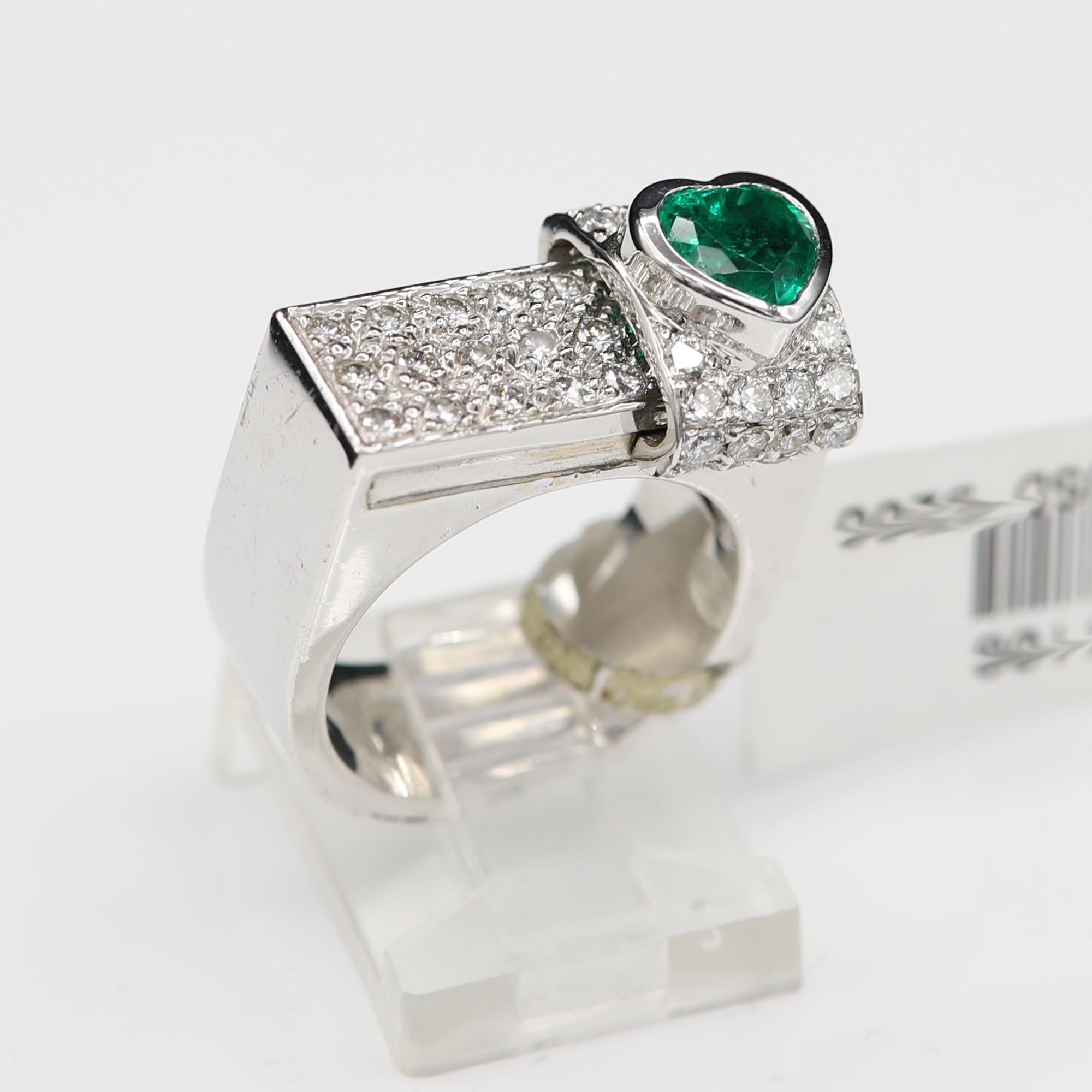 Heart Shape Emerald Ring 0.90 Carat 18 Karat White Gold Sliding Moving Design 4