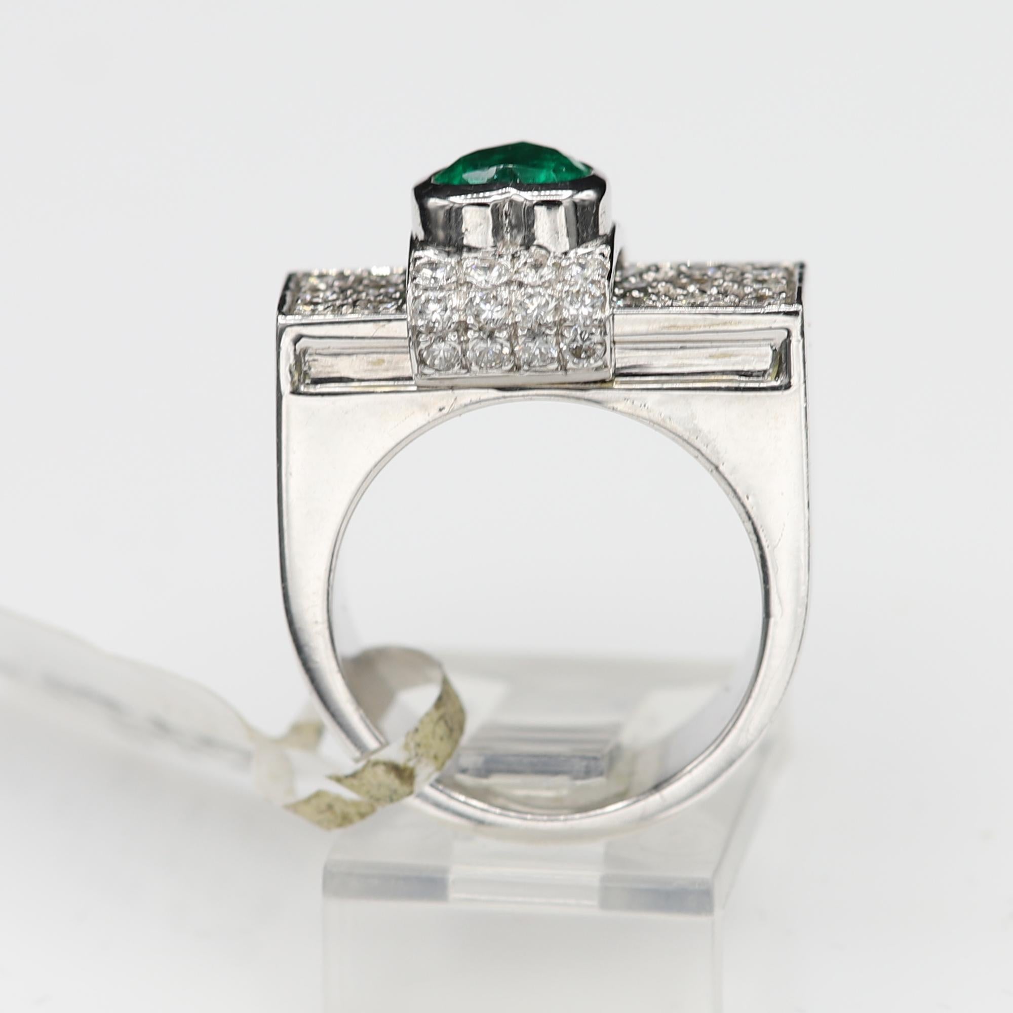 Heart Shape Emerald Ring 0.90 Carat 18 Karat White Gold Sliding Moving Design 3