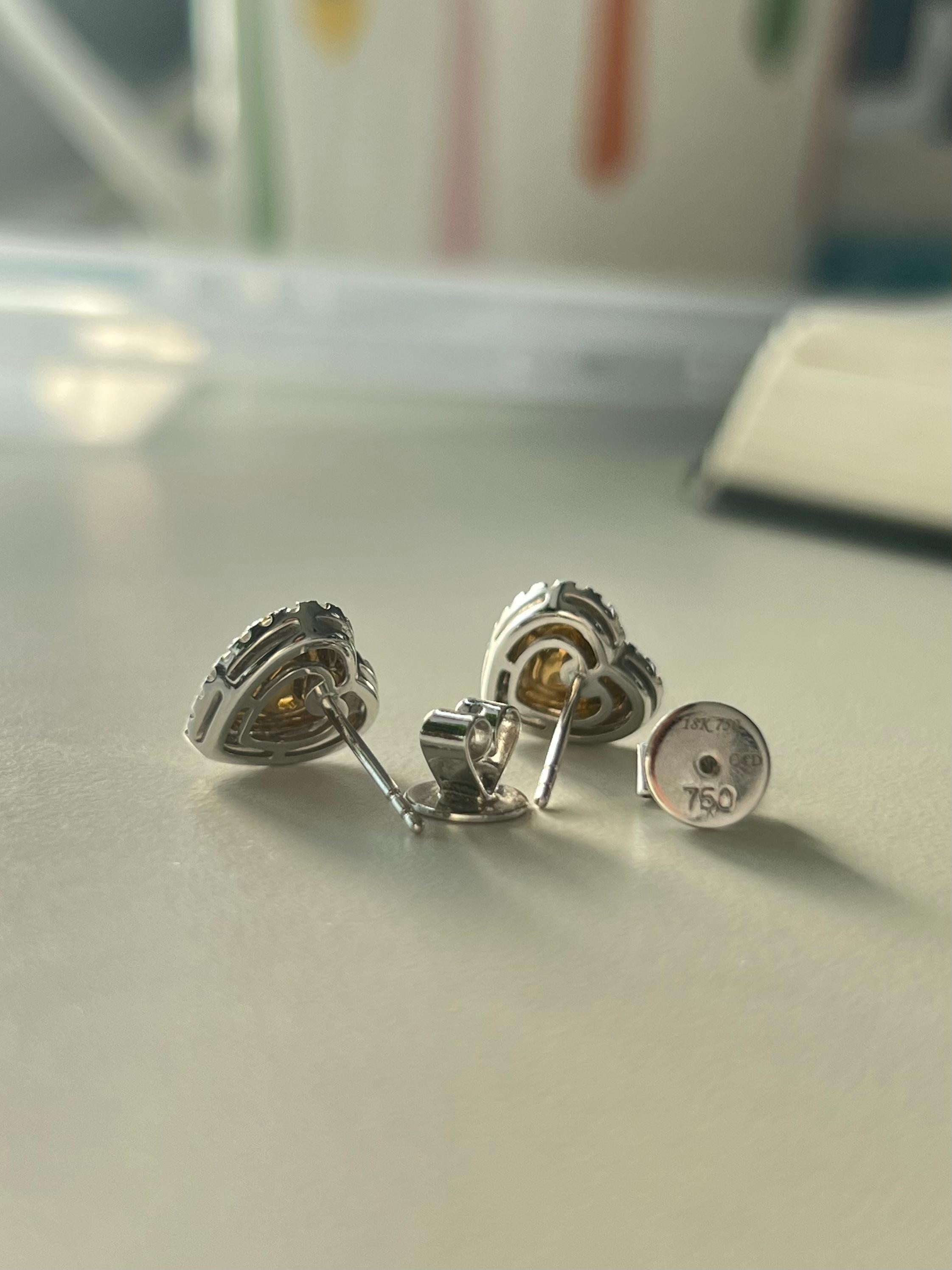 Boucles d'oreilles en forme de coeur en diamant jaune fantaisie Neuf - En vente à Miami, FL