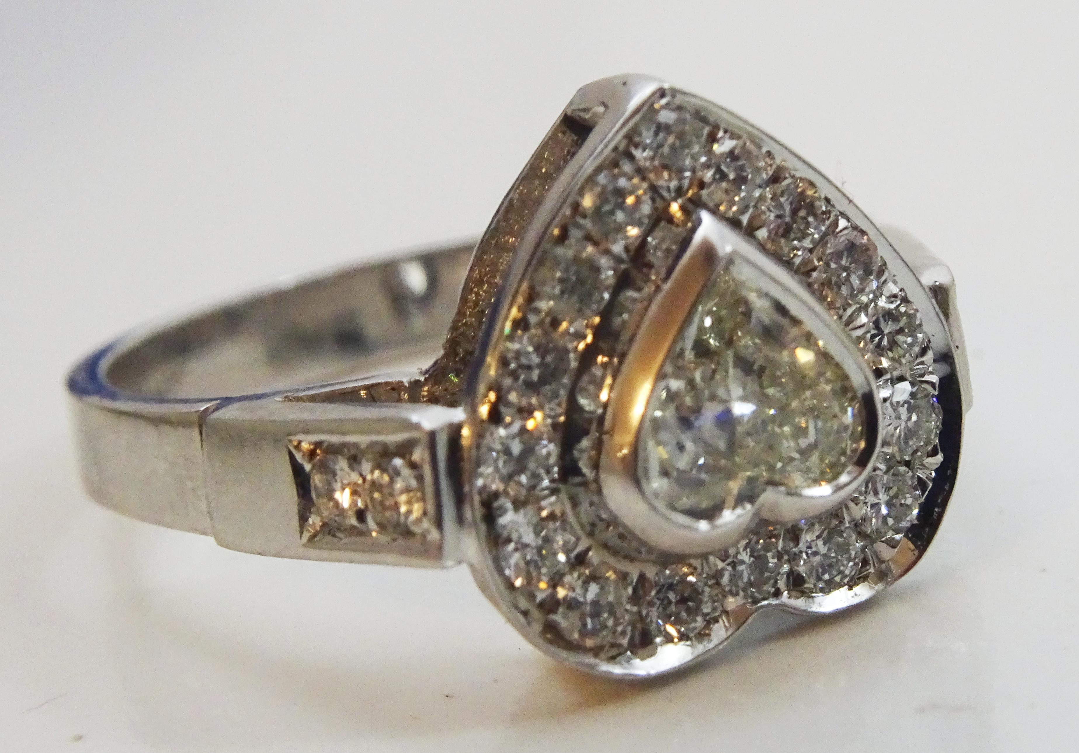 Heart Shape Flower 14 karat White Gold and Diamond Ring For Sale 1