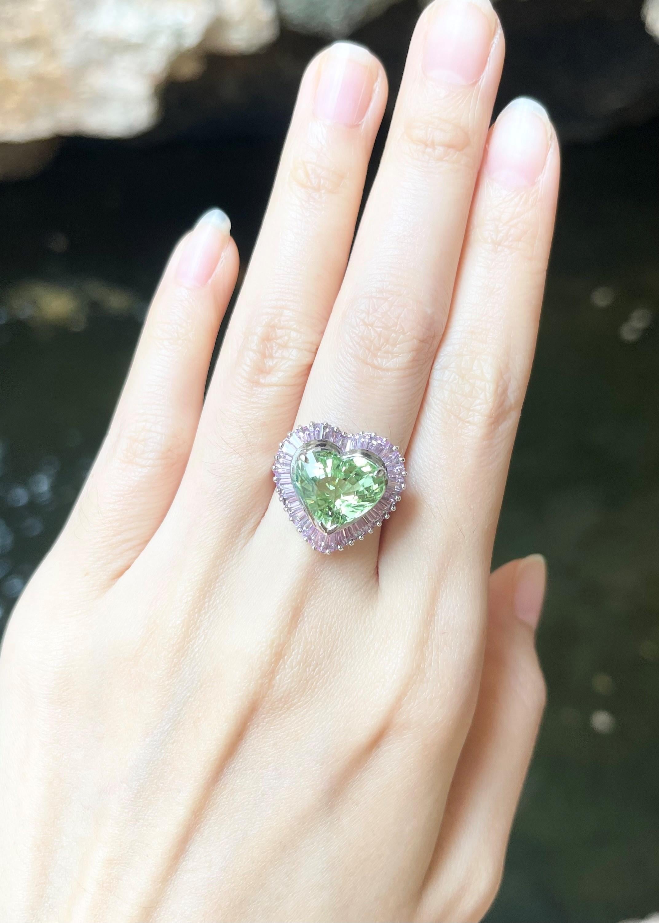 Heart Shape Green Tourmaline with Pink Sapphire Ring set in 18K White Gold  For Sale 2