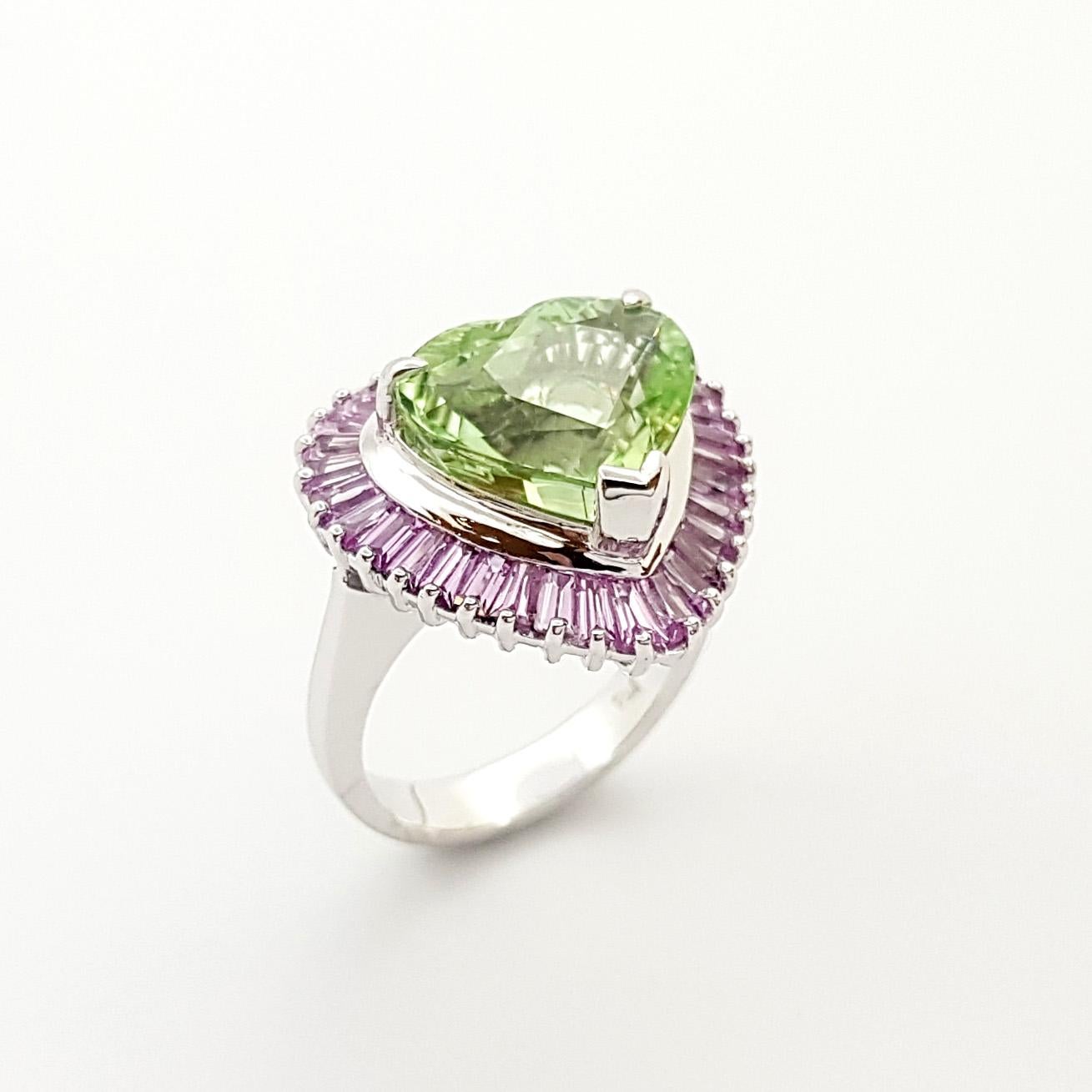 Heart Shape Green Tourmaline with Pink Sapphire Ring set in 18K White Gold  For Sale 3