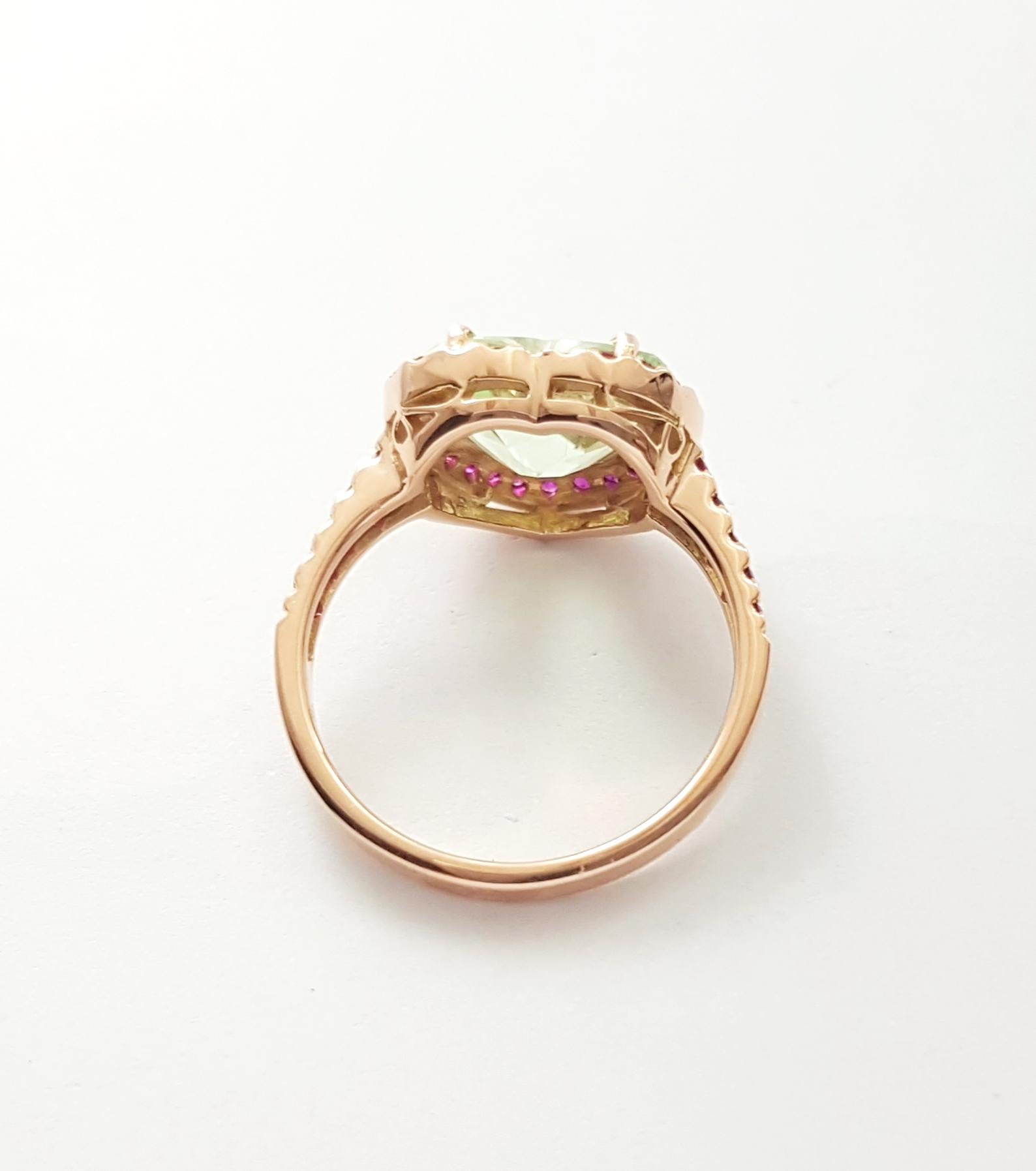 Anello con tormalina verde e rubino a forma di cuore con montatura in oro rosa 18 carati in vendita 8