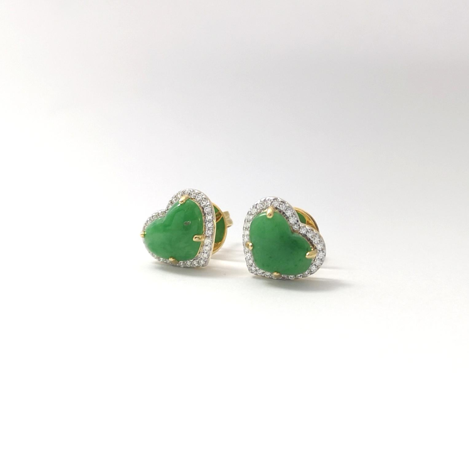 Orecchini di giada a forma di cuore con diamanti incastonati in oro 18K In condizioni Nuovo in vendita a Bangkok, TH