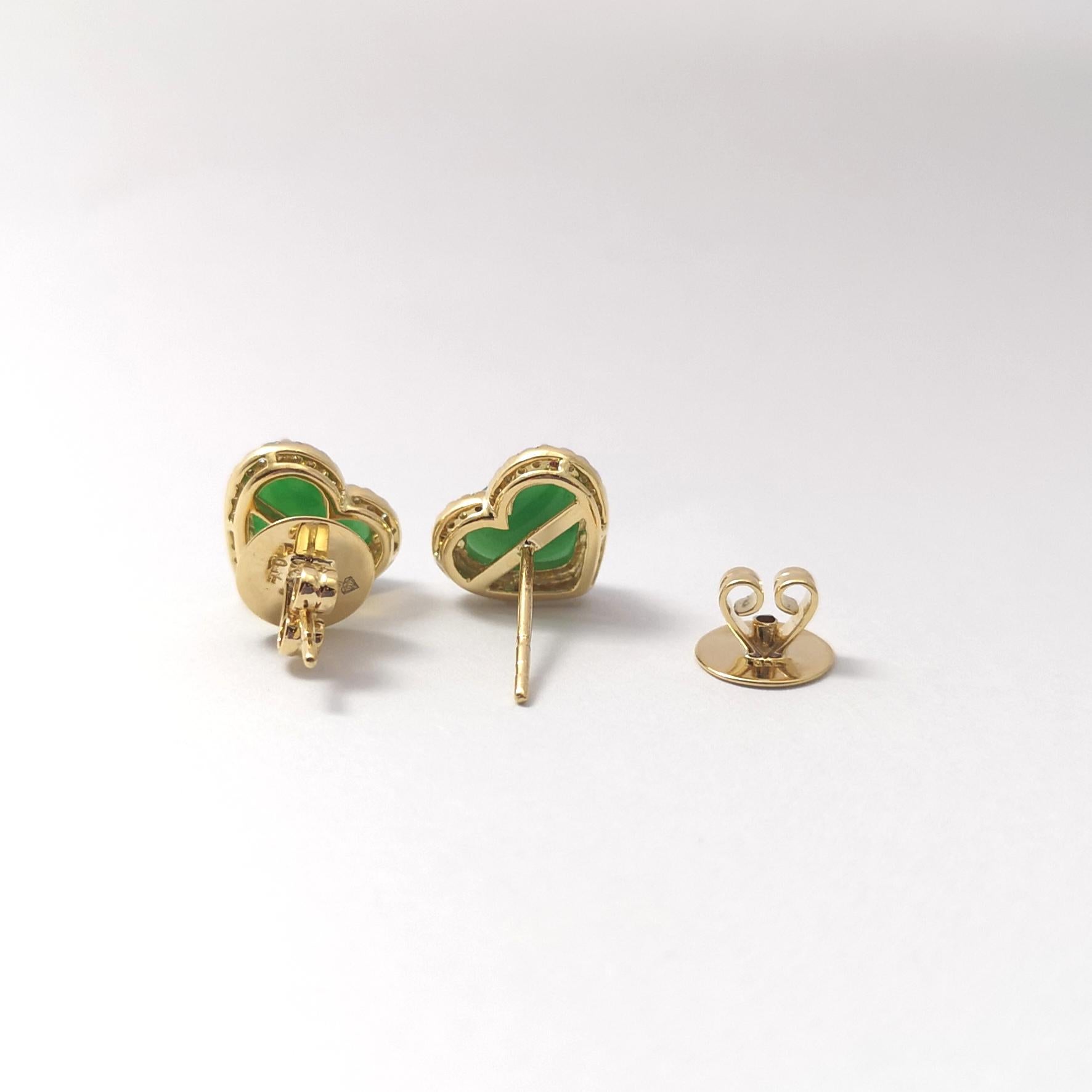 Orecchini di giada a forma di cuore con diamanti incastonati in oro 18K in vendita 2