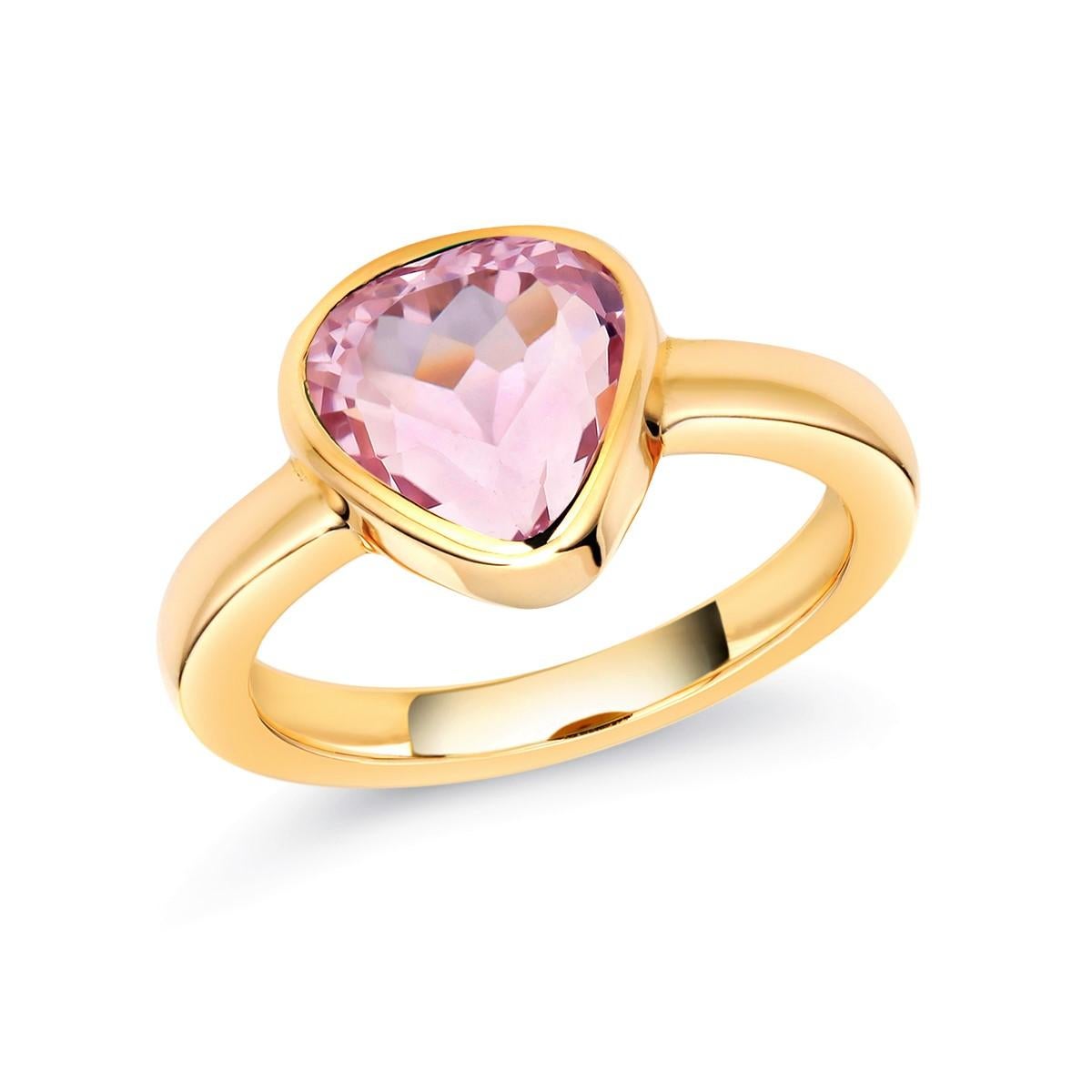 Heart Shape Kunzite Bezel Raised Dome Yellow Gold Cocktail Ring In New Condition In New York, NY