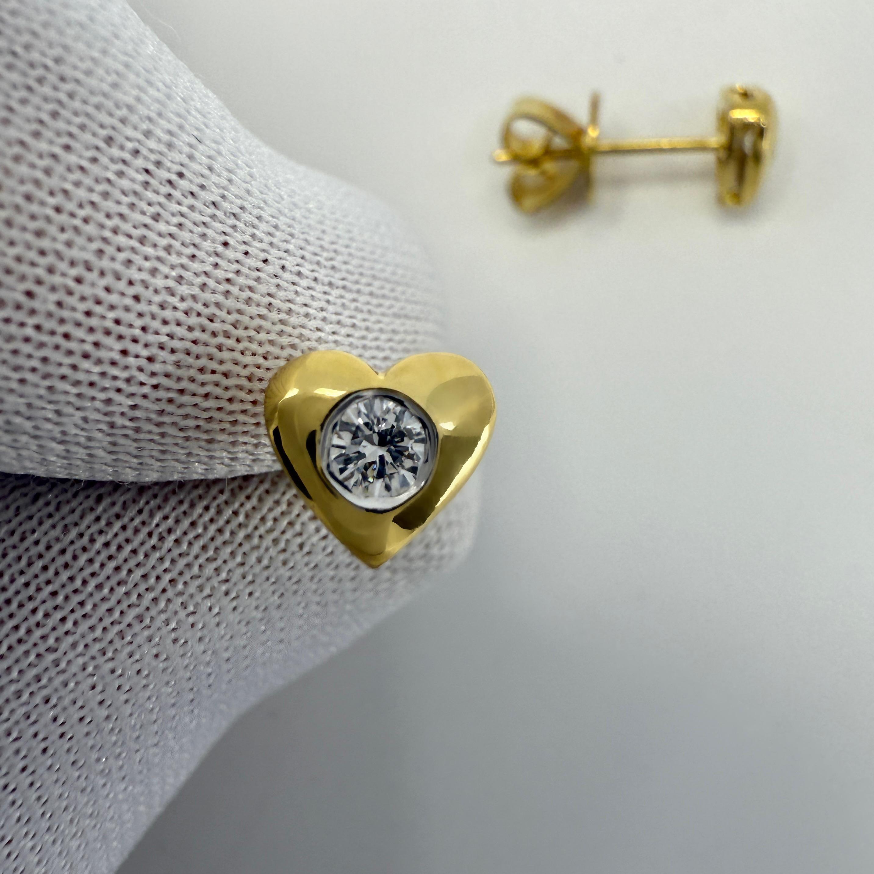 Ohrstecker in Herzform mit natürlichen runden Diamanten im Brillantschliff aus 18 Karat Gelbgold im Zustand „Neu“ im Angebot in Birmingham, GB