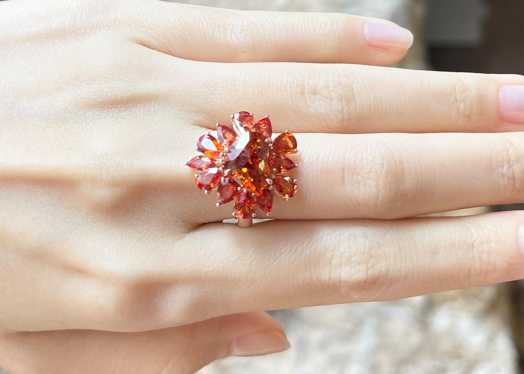 Orange Saphir 4,97 Karat und Orange Saphir 5,80 Karat Ring in 18K Rose Gold Fassung

Breite:  2.0 cm 
Länge: 2.2 cm
Ringgröße: 53
Gesamtgewicht: 8,23 Gramm

