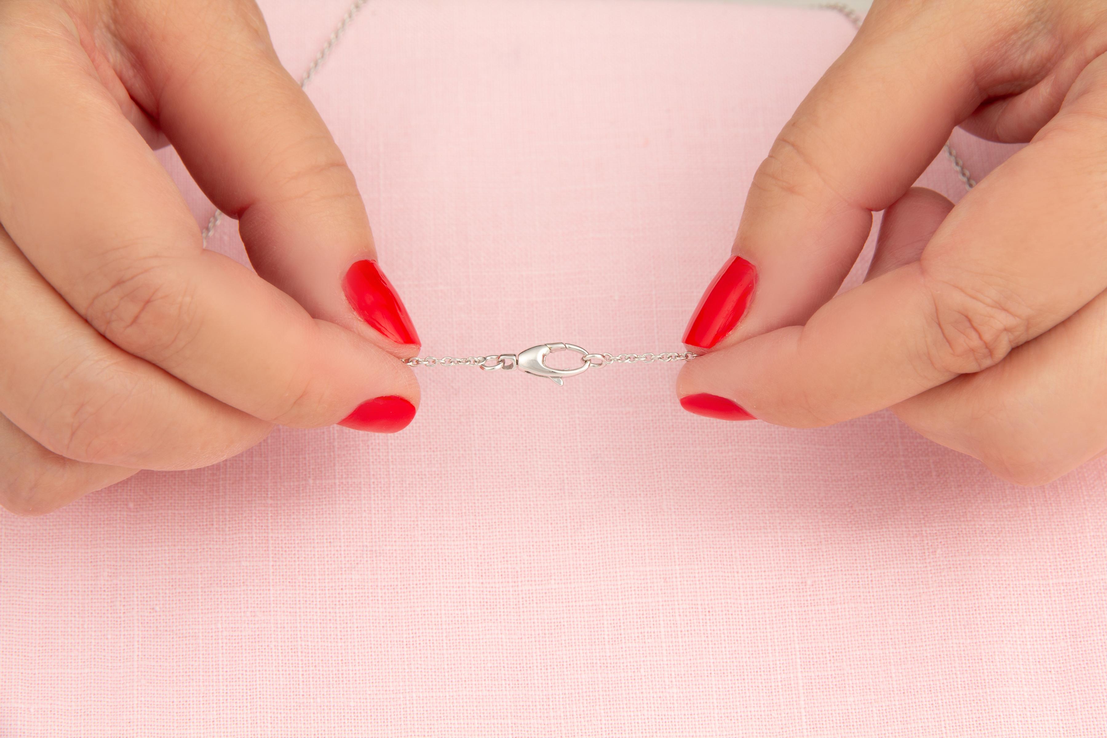 Herzform Anhänger Diamanten Blauer Saphir Kette Design von Ella Gafter im Angebot 1