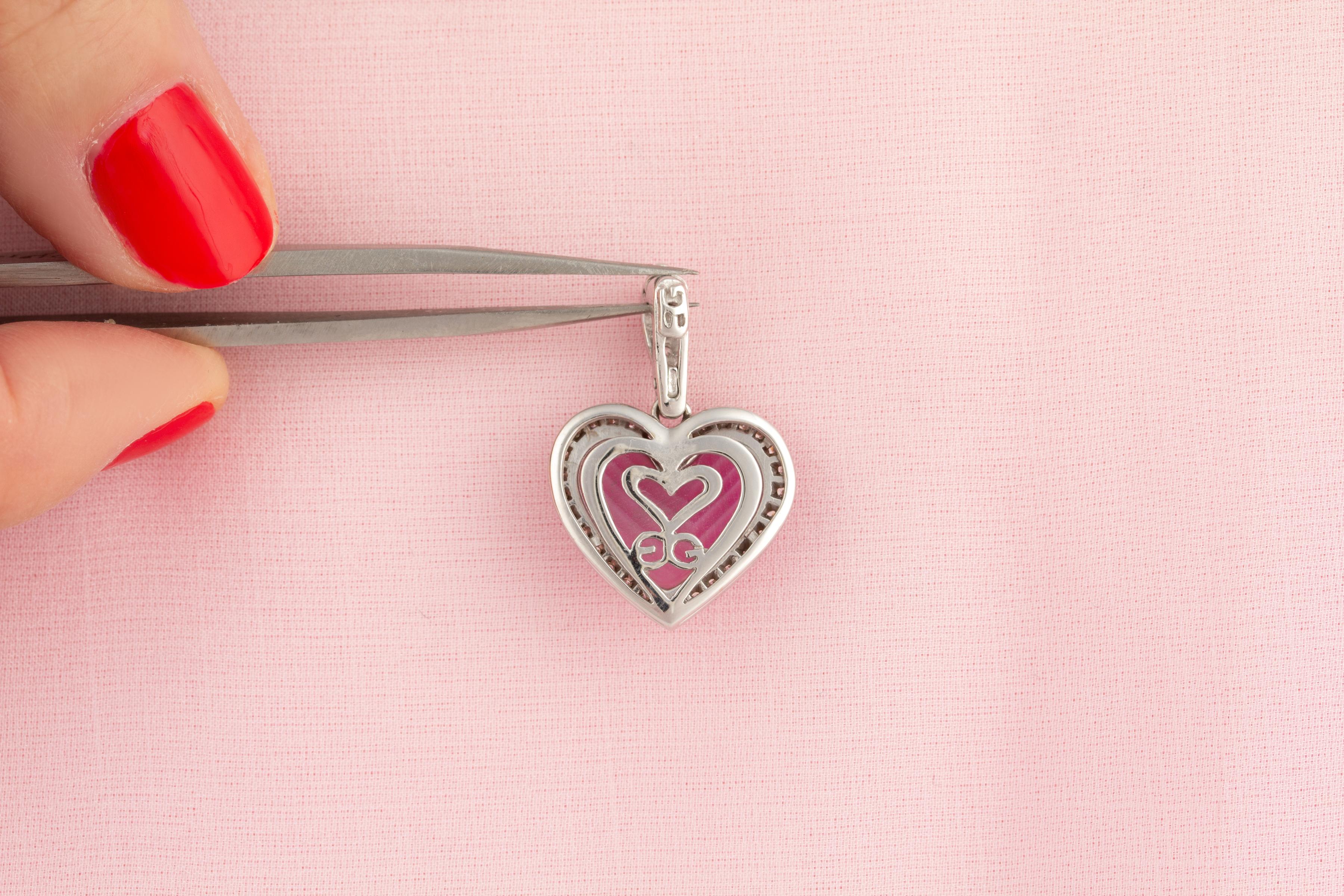 Ciondolo a forma di cuore con diamanti e zaffiri rosa a catena Design/One Gafter in vendita 3