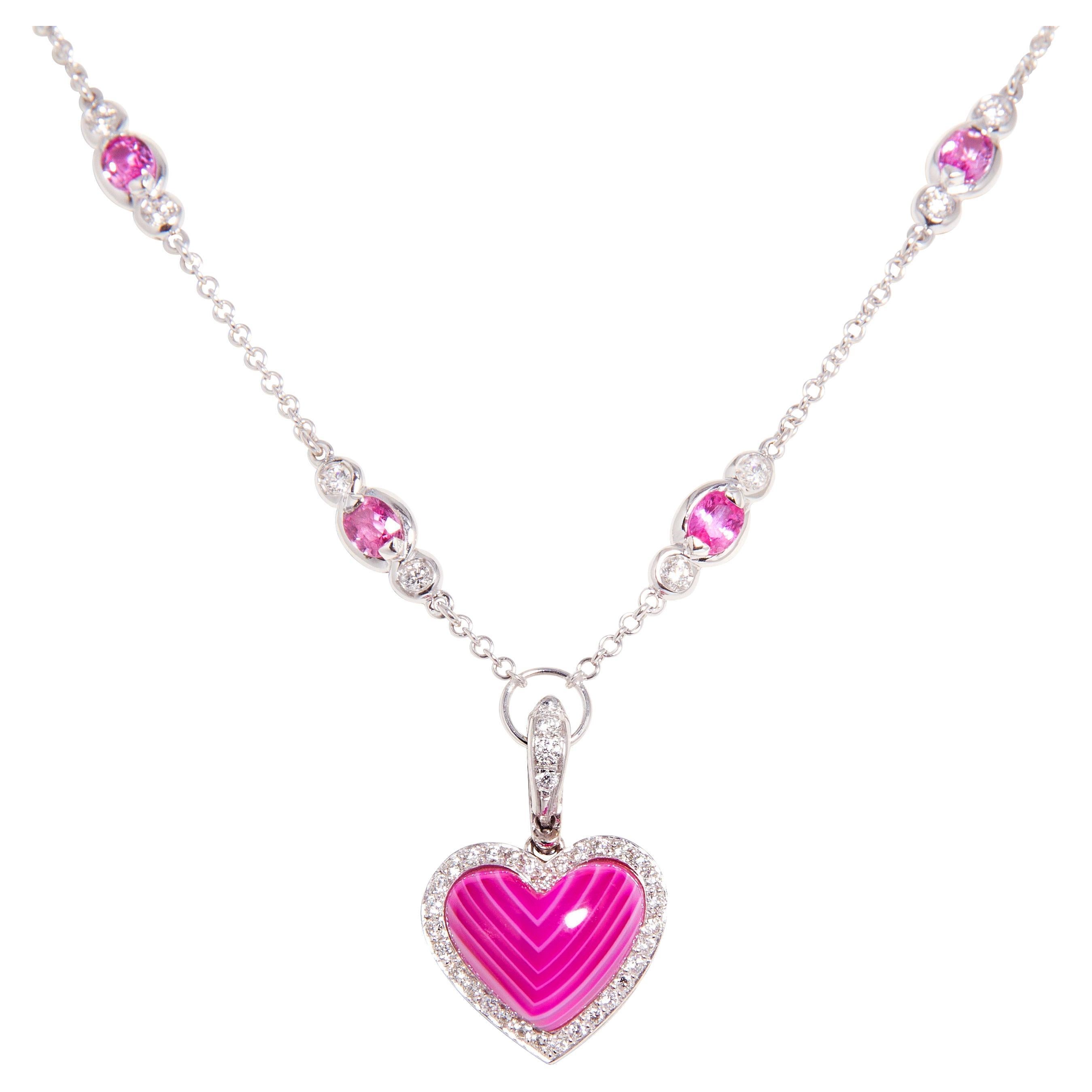 Ciondolo a forma di cuore con diamanti e zaffiri rosa a catena Design/One Gafter in vendita