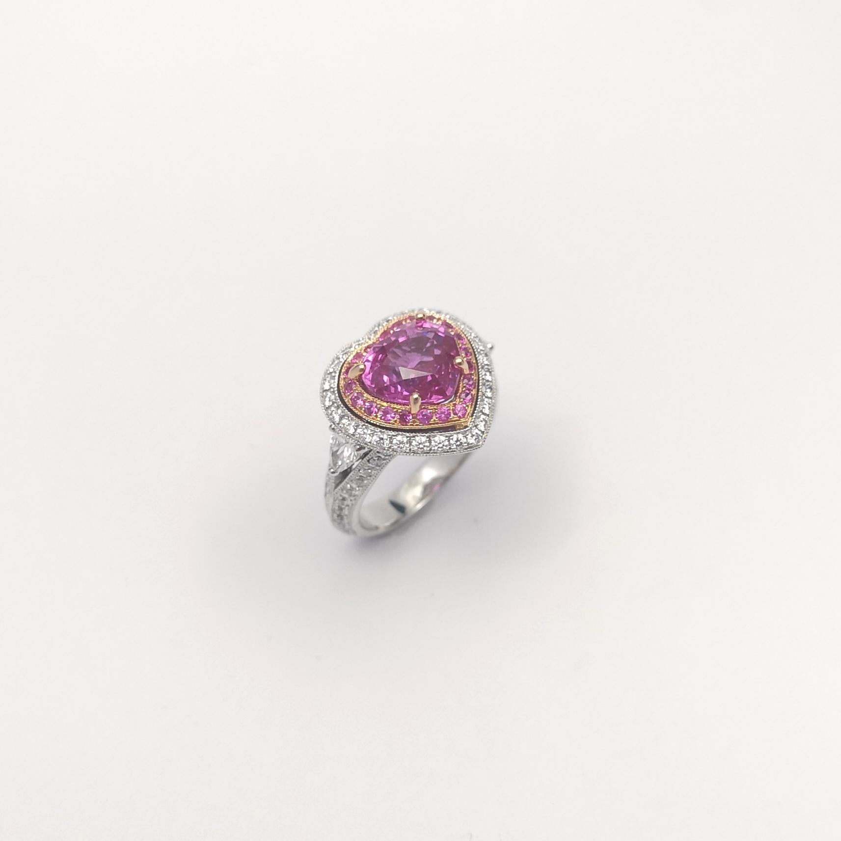 Bague en or 18 carats sertie d'un saphir rose en forme de cœur avec diamant et saphir rose en vente 6