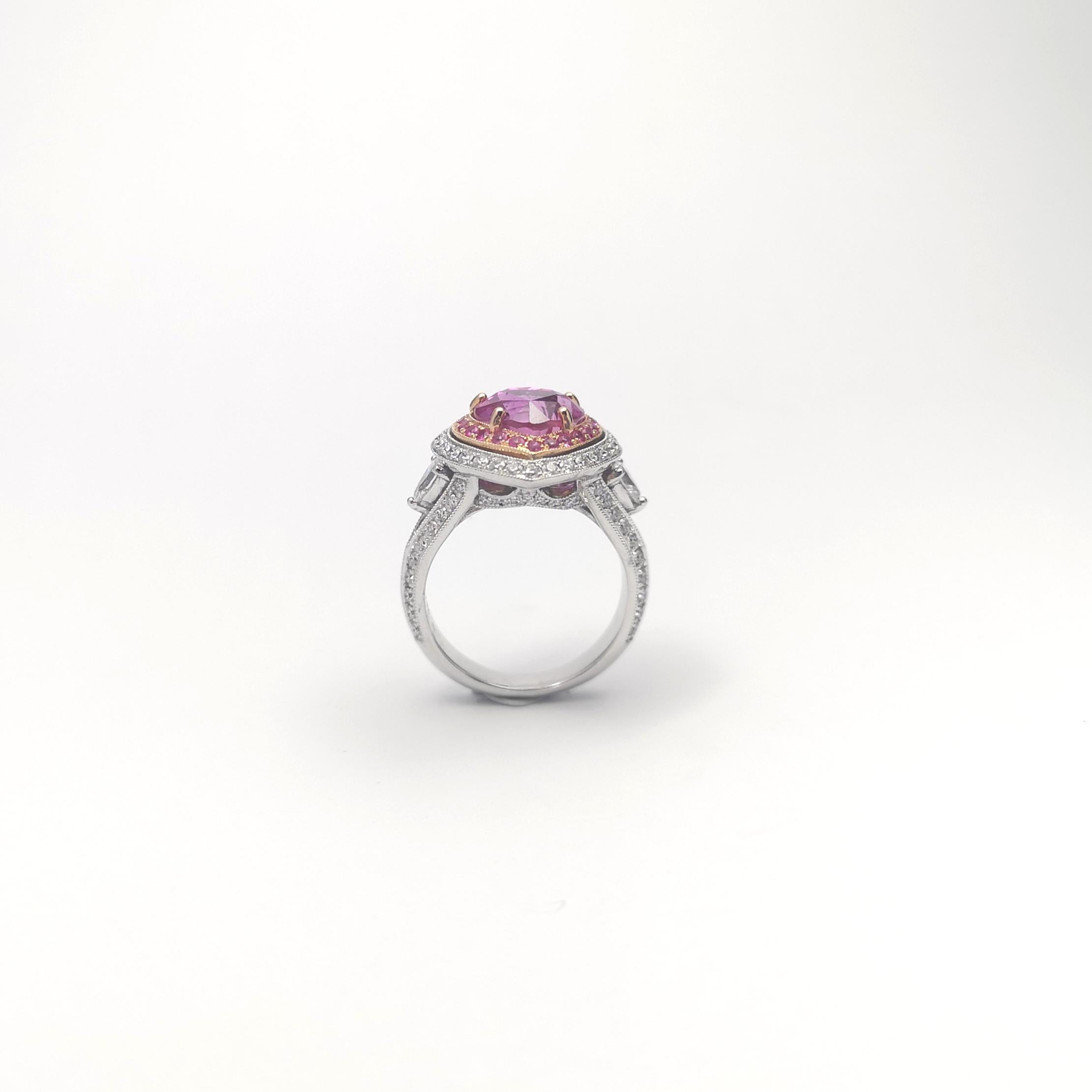 Bague en or 18 carats sertie d'un saphir rose en forme de cœur avec diamant et saphir rose en vente 11