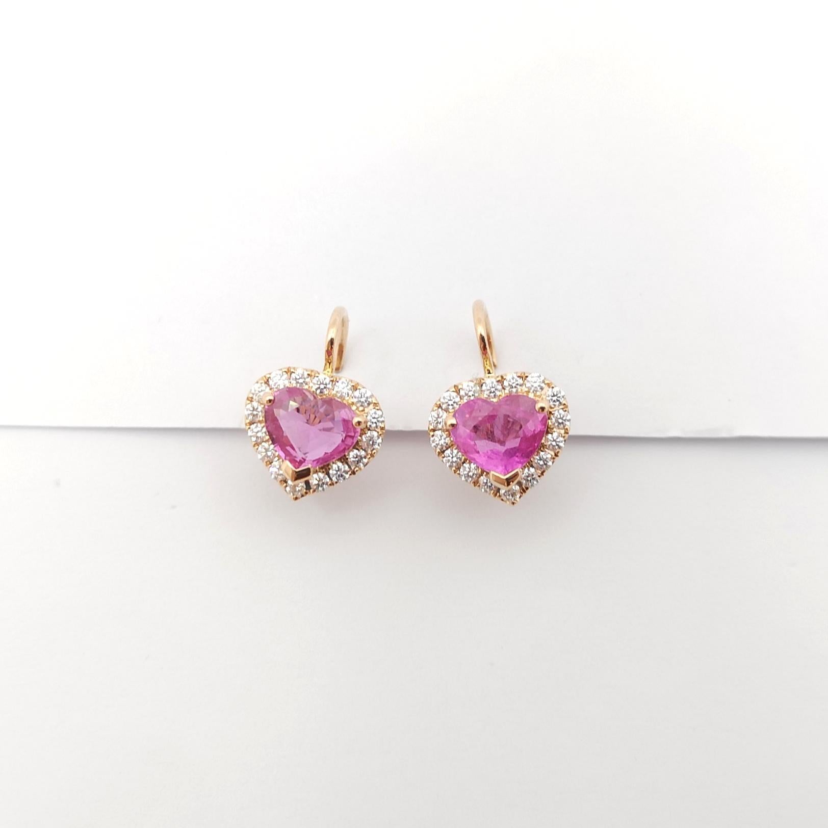 Heart Shape Pink Sapphire with Diamond Earrings set in 18K Rose Gold Settings In New Condition For Sale In Bangkok, TH