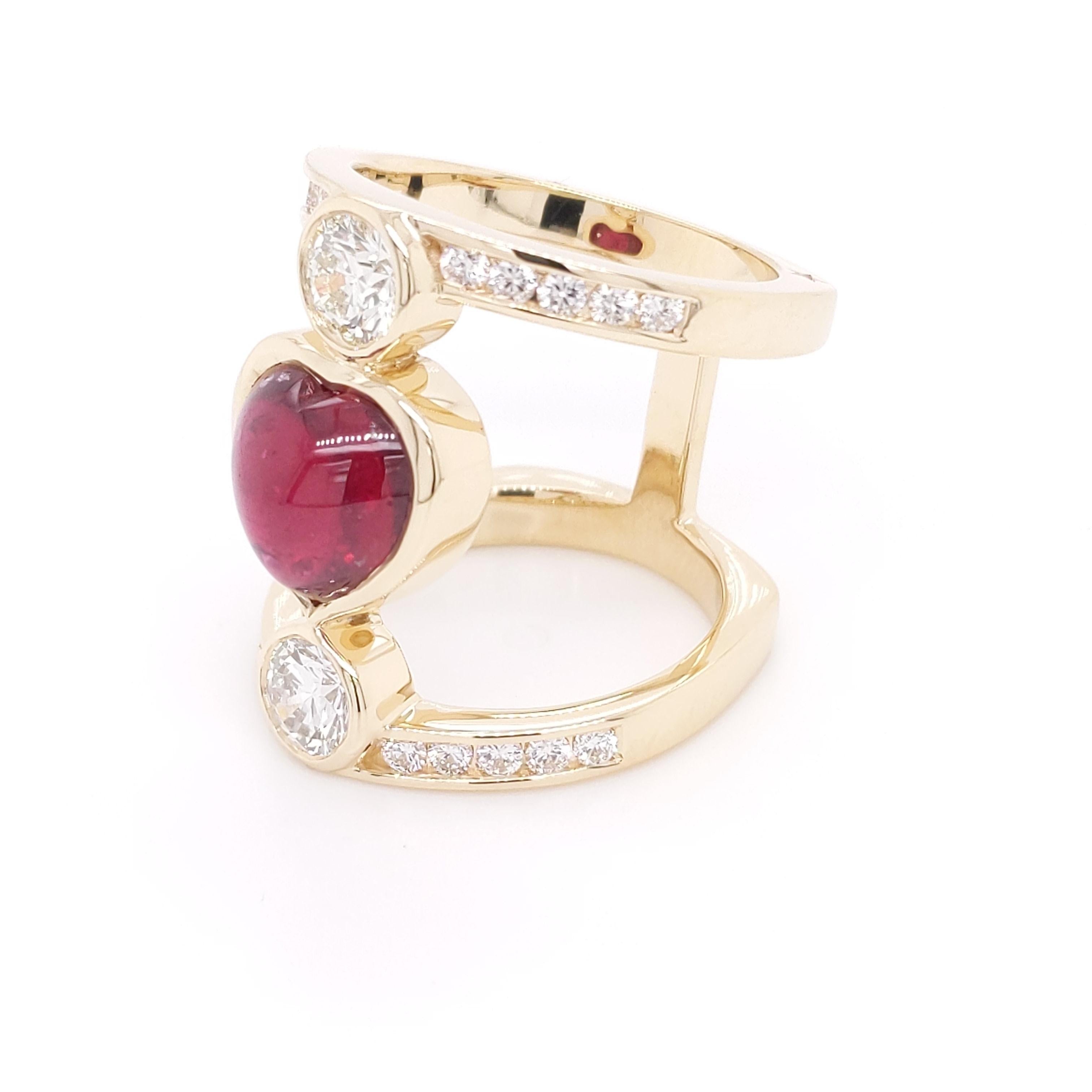 Round Cut Heart Shape Ruby Cabochon and Ideal cut Diamond ring in 14 Karat Yellow Gold For Sale