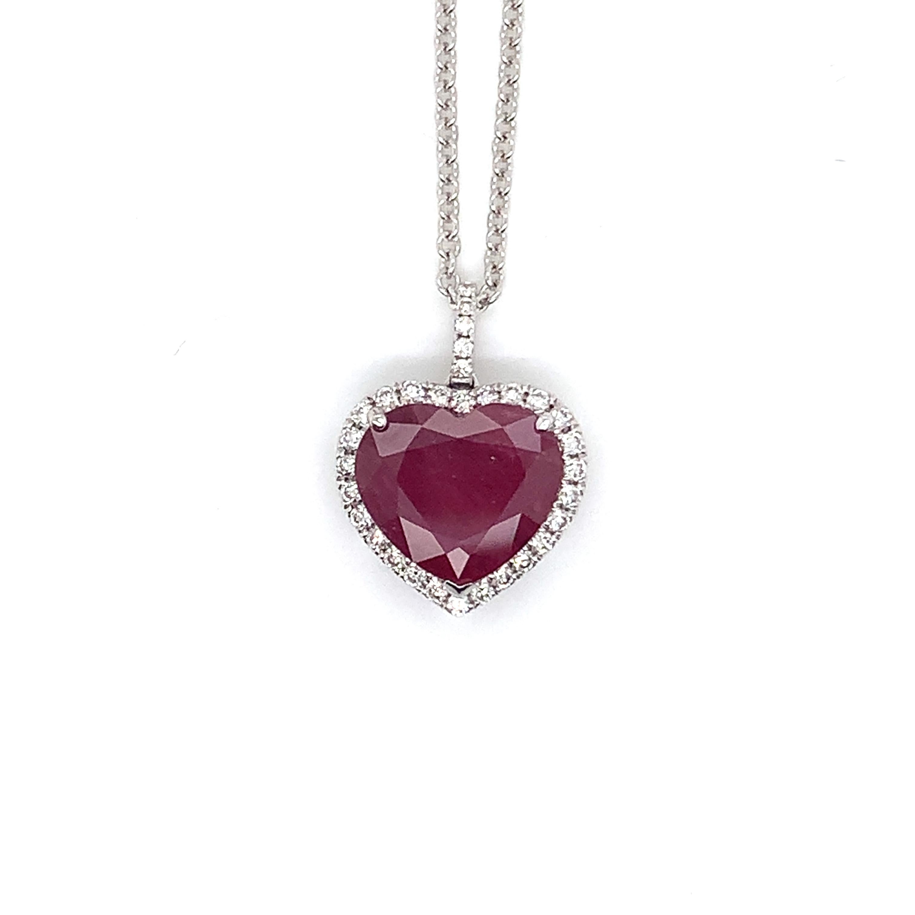 Halskette in Herzform mit Rubin und Diamanten (Herzschliff)