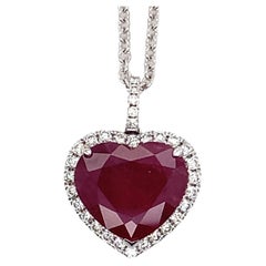 Halskette in Herzform mit Rubin und Diamanten
