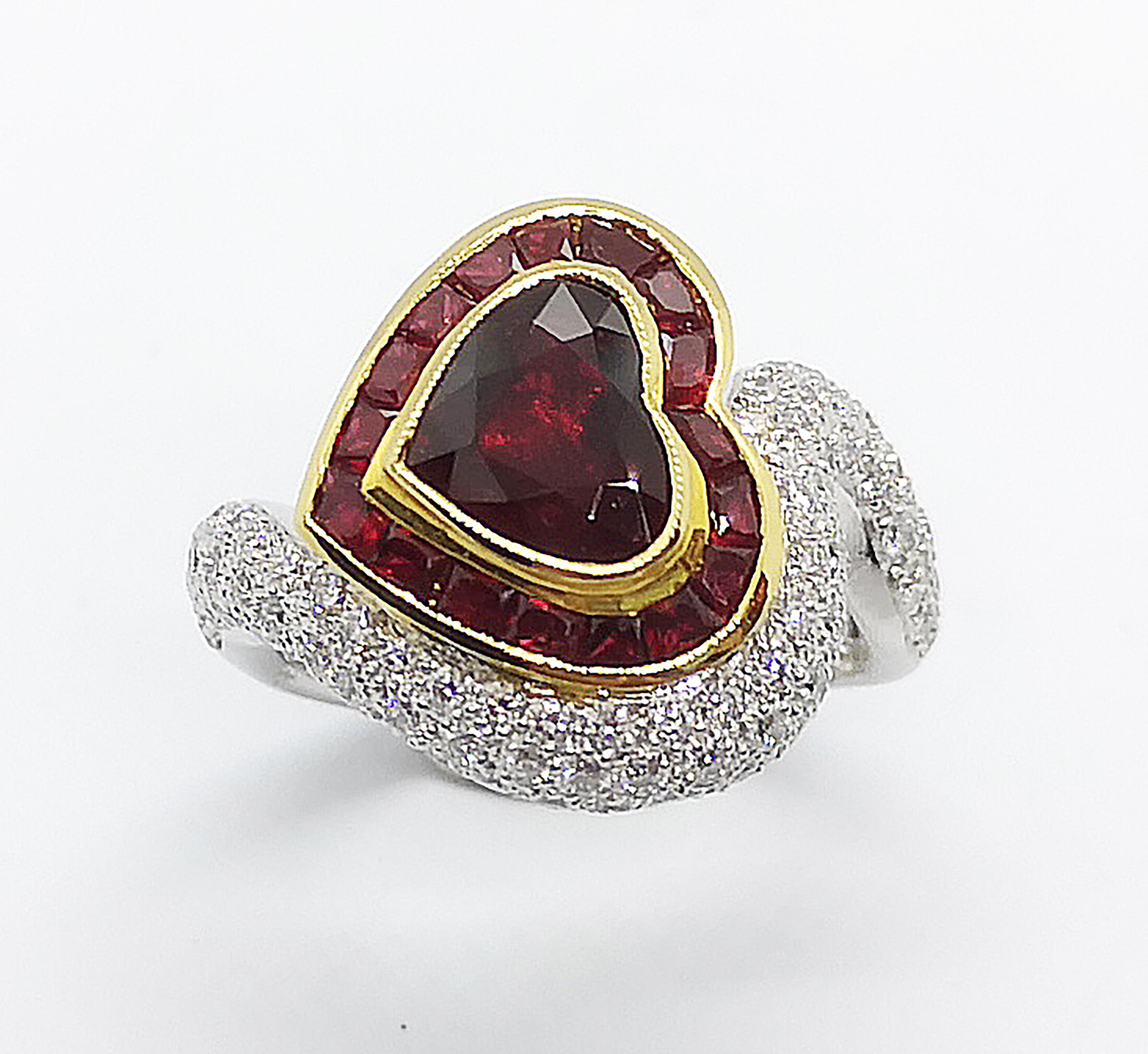 Rubin 1,64 Karat mit Diamant 0,74 Karat Ring in 18 Karat Weißgold gefasst

Breite:  1.2 cm 
Länge: 1,7 cm
Ringgröße: 52
Gesamtgewicht: 9,01 Gramm

