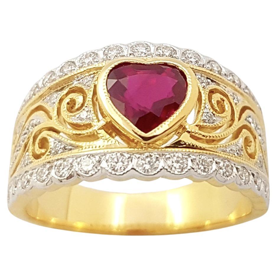 Bague en or 18 carats sertie de rubis et de diamants en forme de cœur