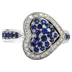 Anello con zaffiro e diamante a forma di cuore in oro bianco 18 carati