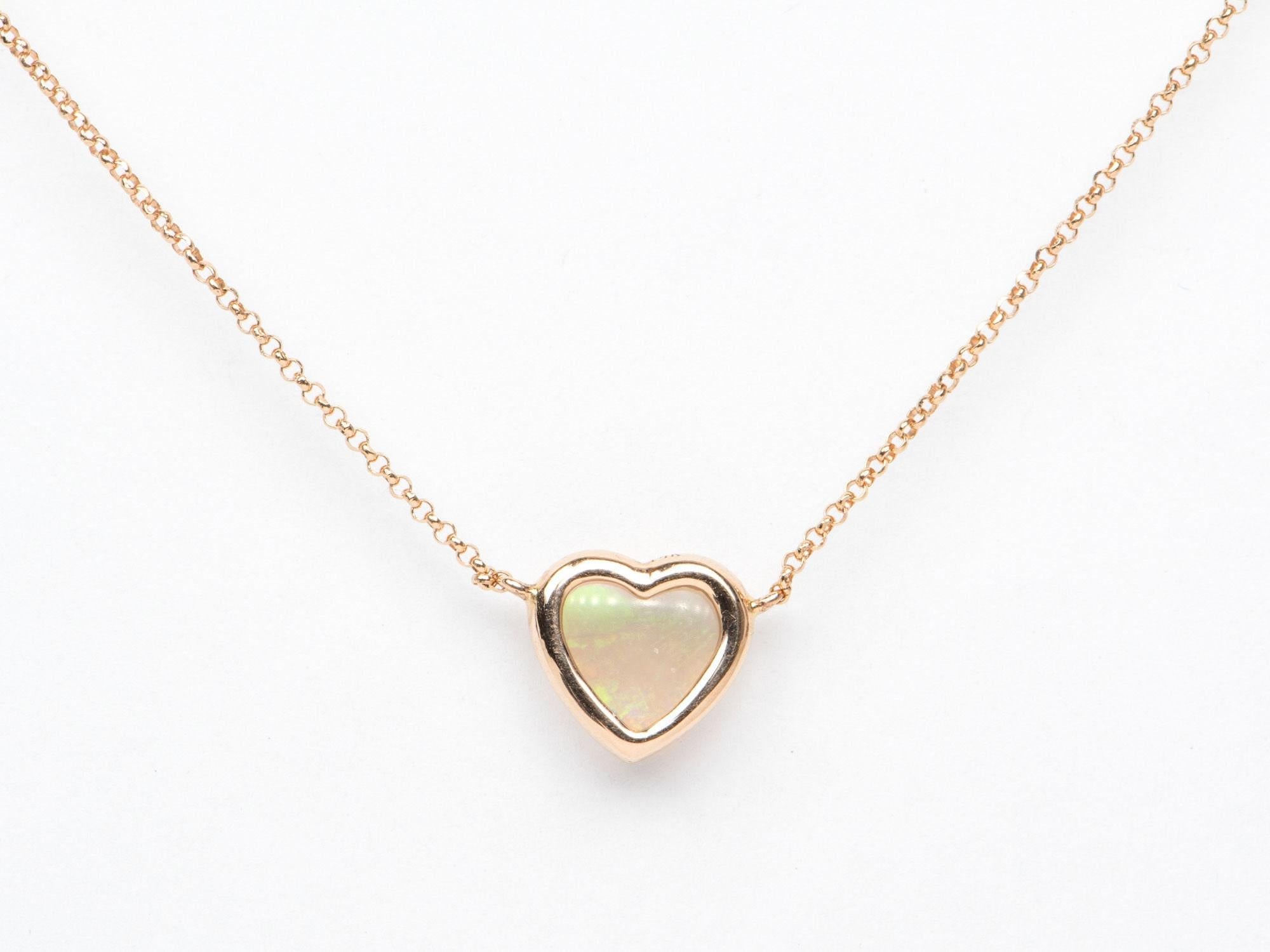 Taglio a rosa Collana con castone di cristallo australiano massiccio a forma di cuore in oro rosa 14K R4139 in vendita