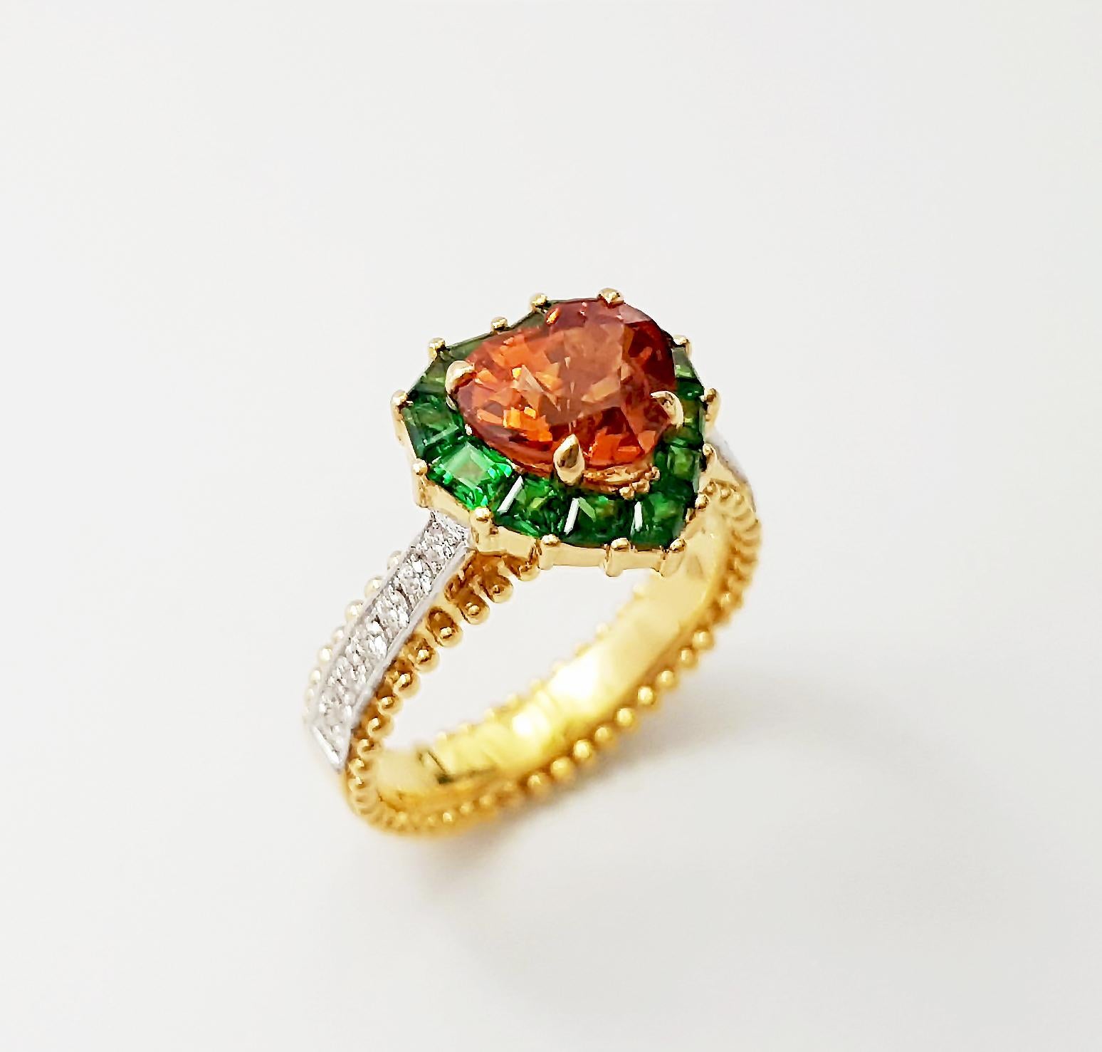 Heart Shape Spessartite Garnet, Tsavorite and Diamond Ring set in 18K Gold For Sale 1